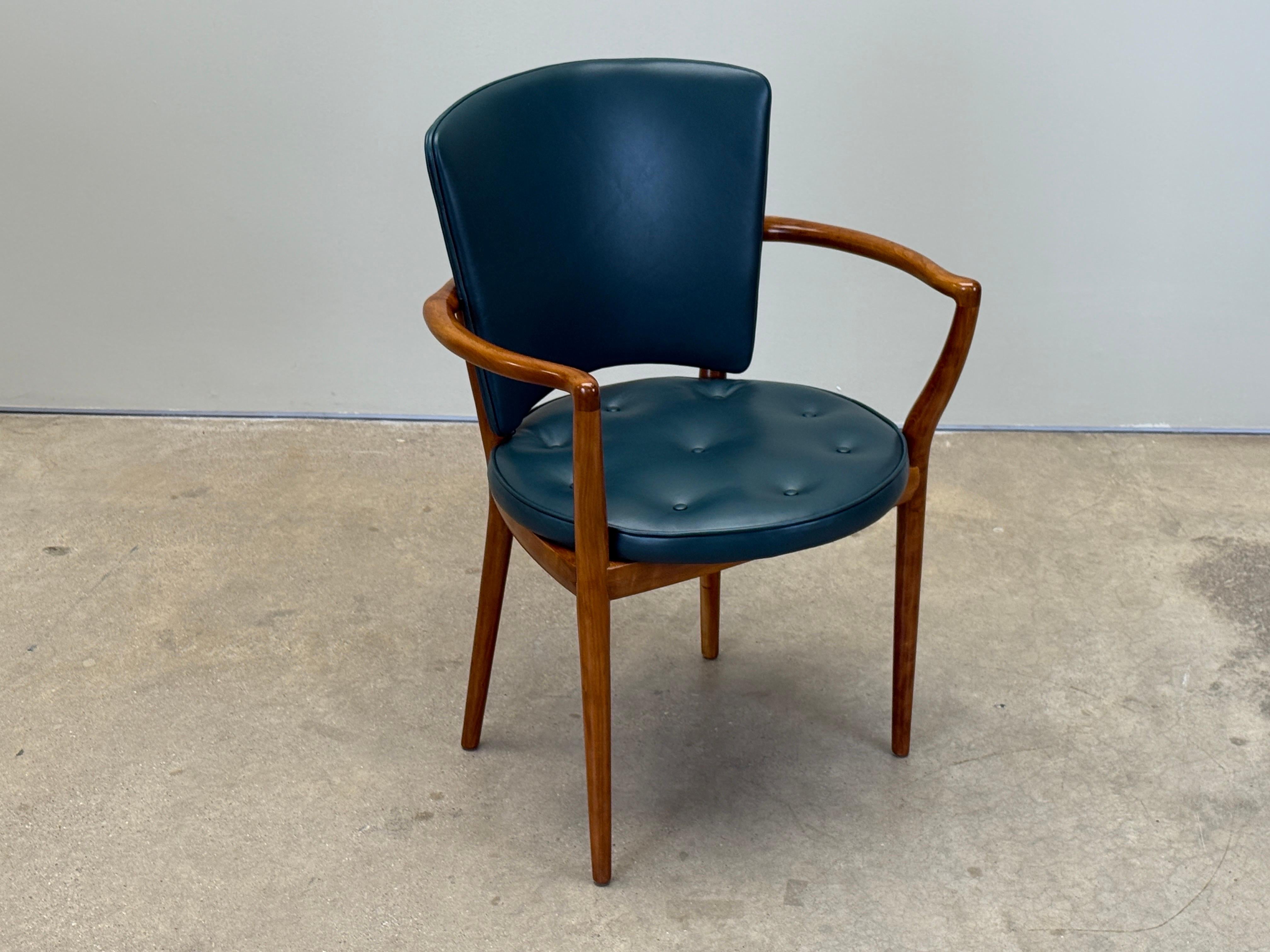 Fauteuil / chaise de bureau Widdicomb en noyer en vente 1