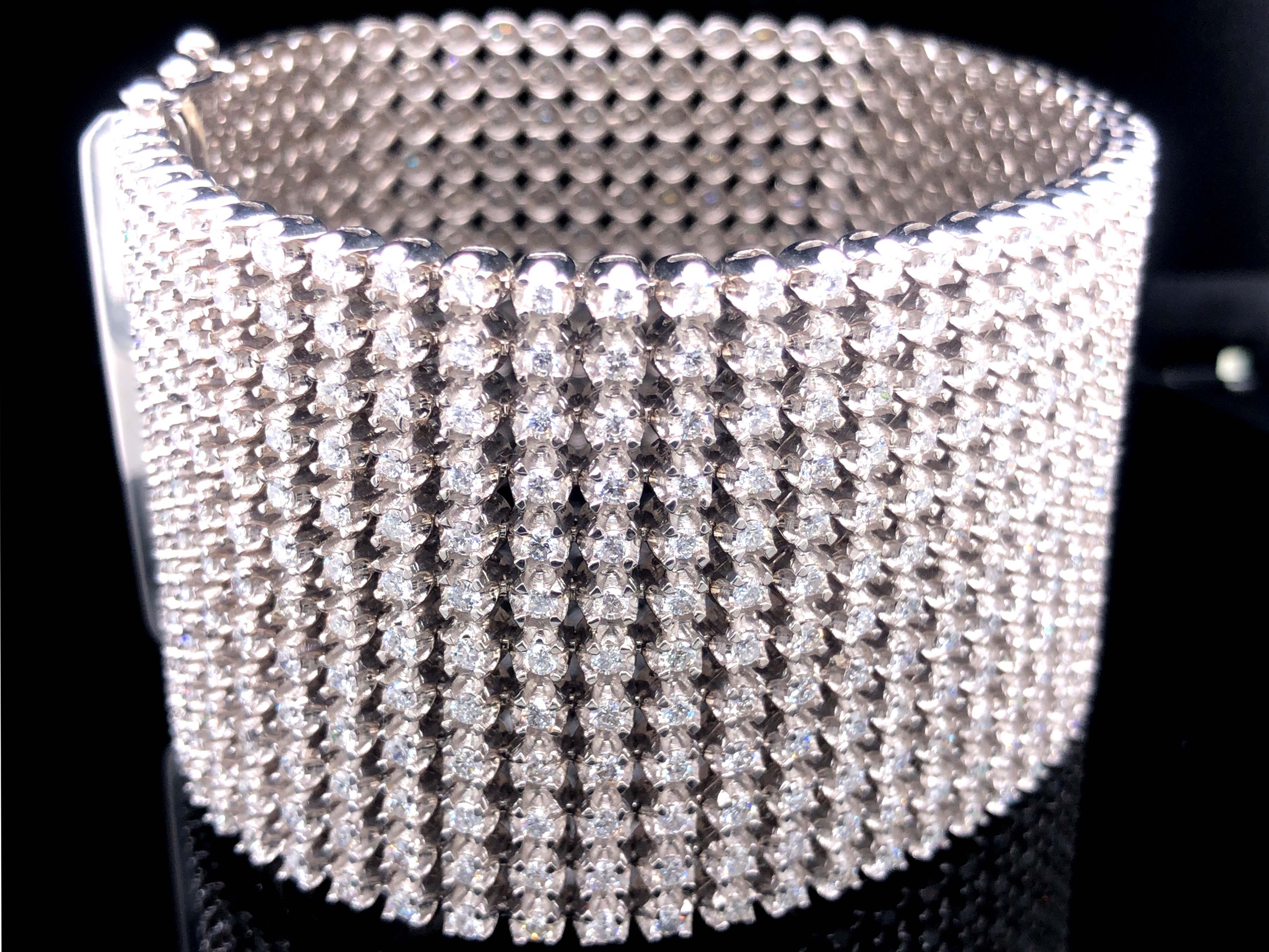 Round Cut Wide 12-Row Diamond Bracelet, 20 Carat, 672 Diamonds, 18 Karat White Gold For Sale