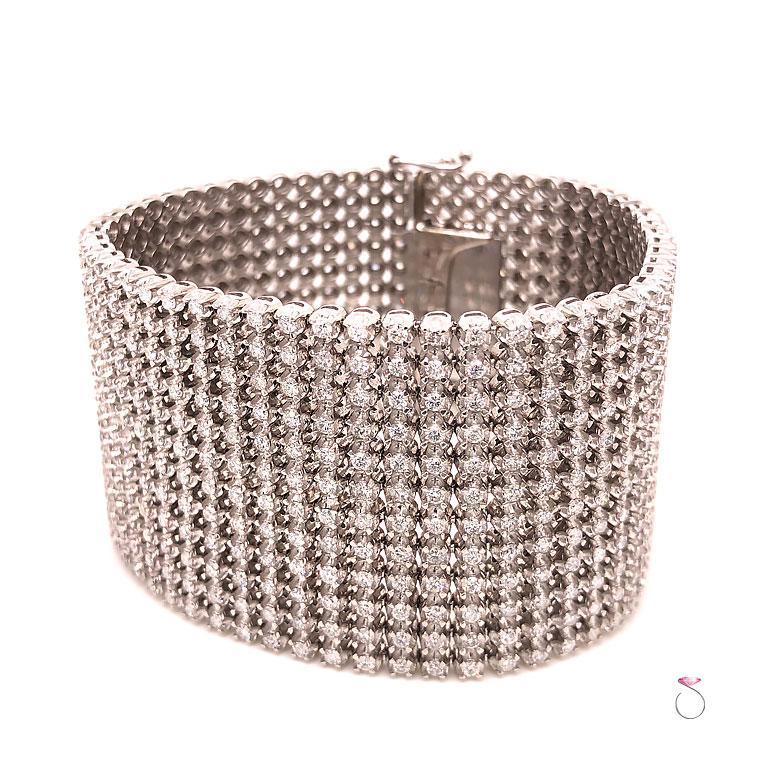 Wide 12-Row Diamond Bracelet, 20 Carat, 672 Diamonds, 18 Karat White Gold For Sale 5