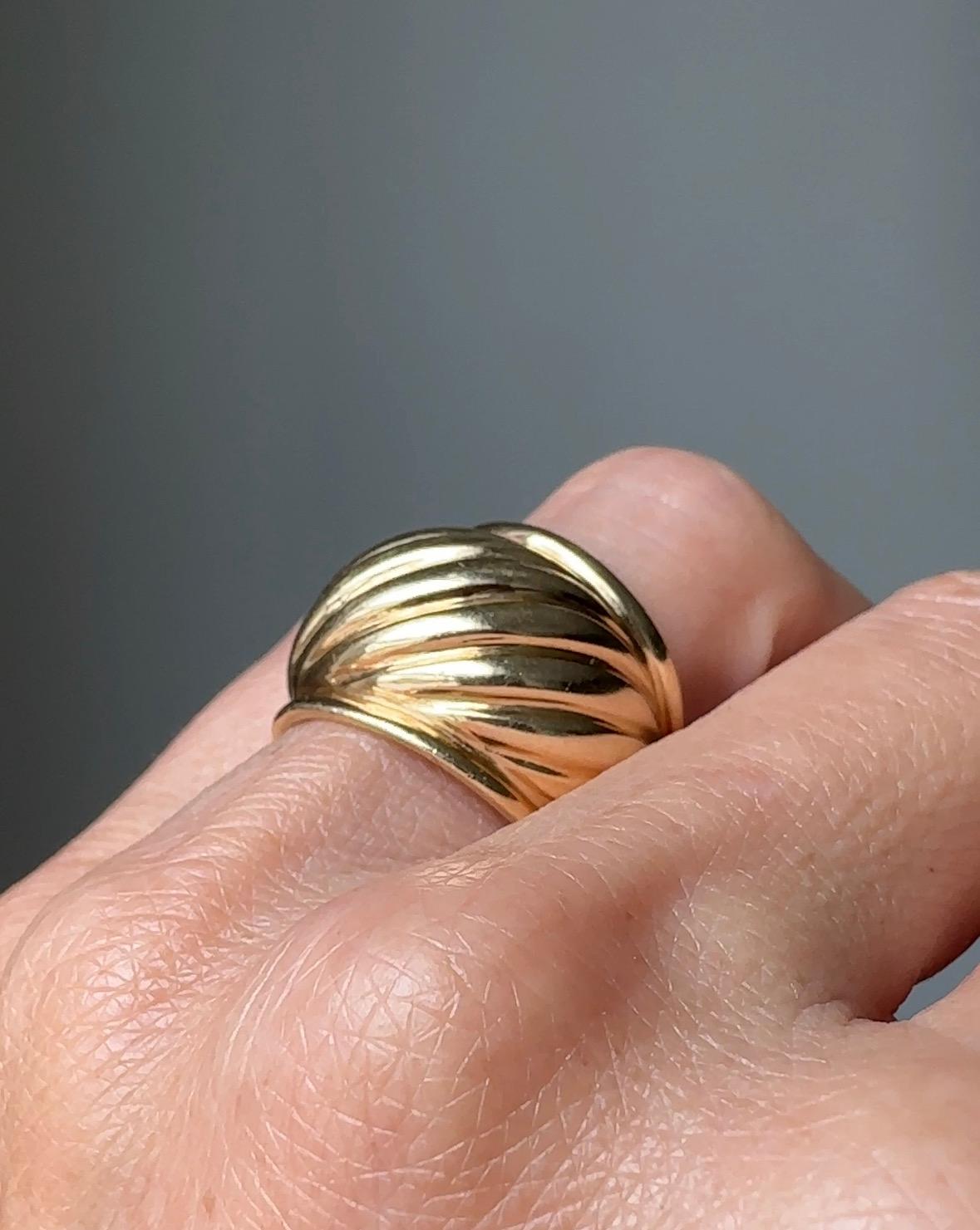 Wide 14K Gold Ribbed Band Ring In Good Condition For Sale In Hummelstown, PA
