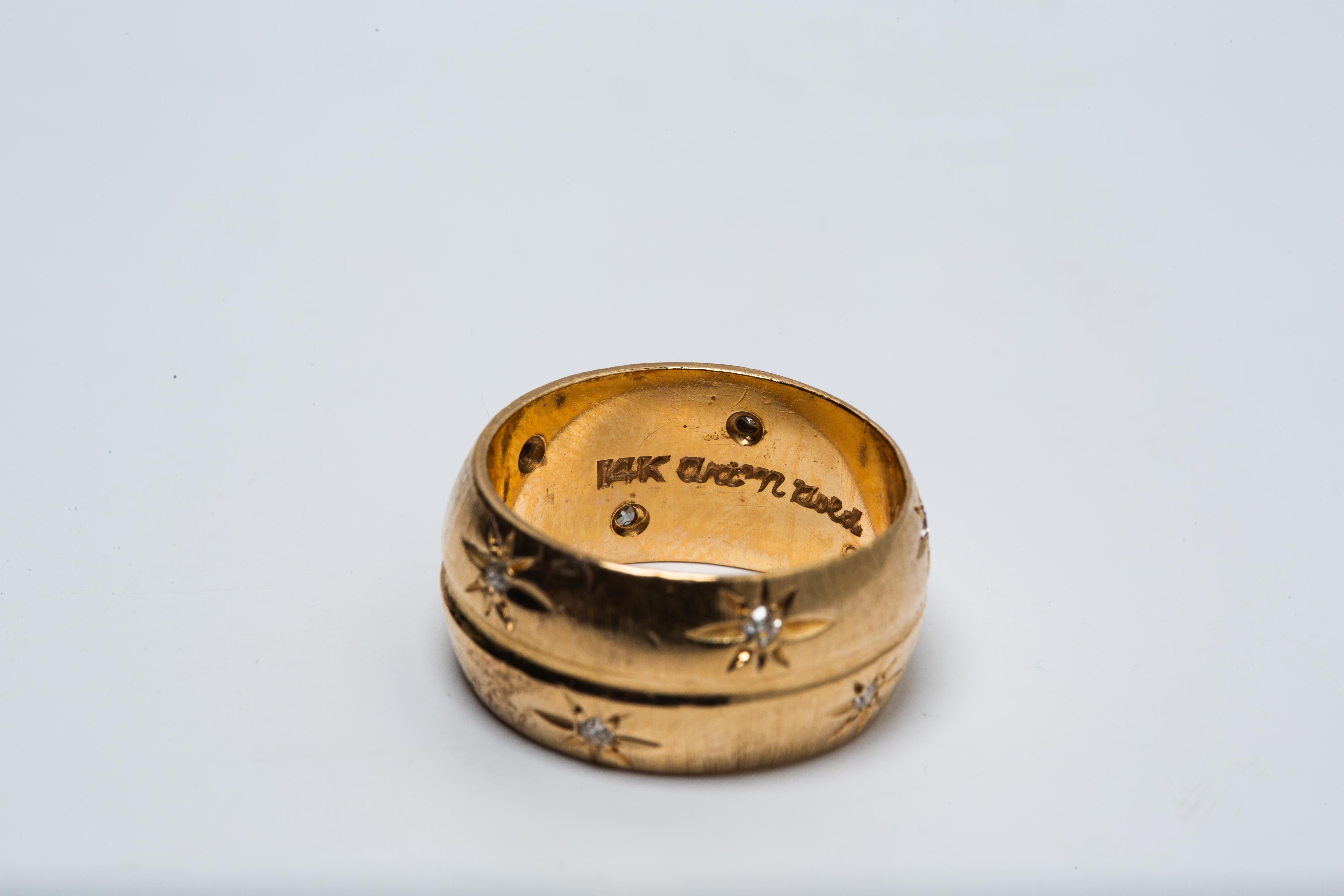 Large bague en or jaune 14k avec diamants en vente 6