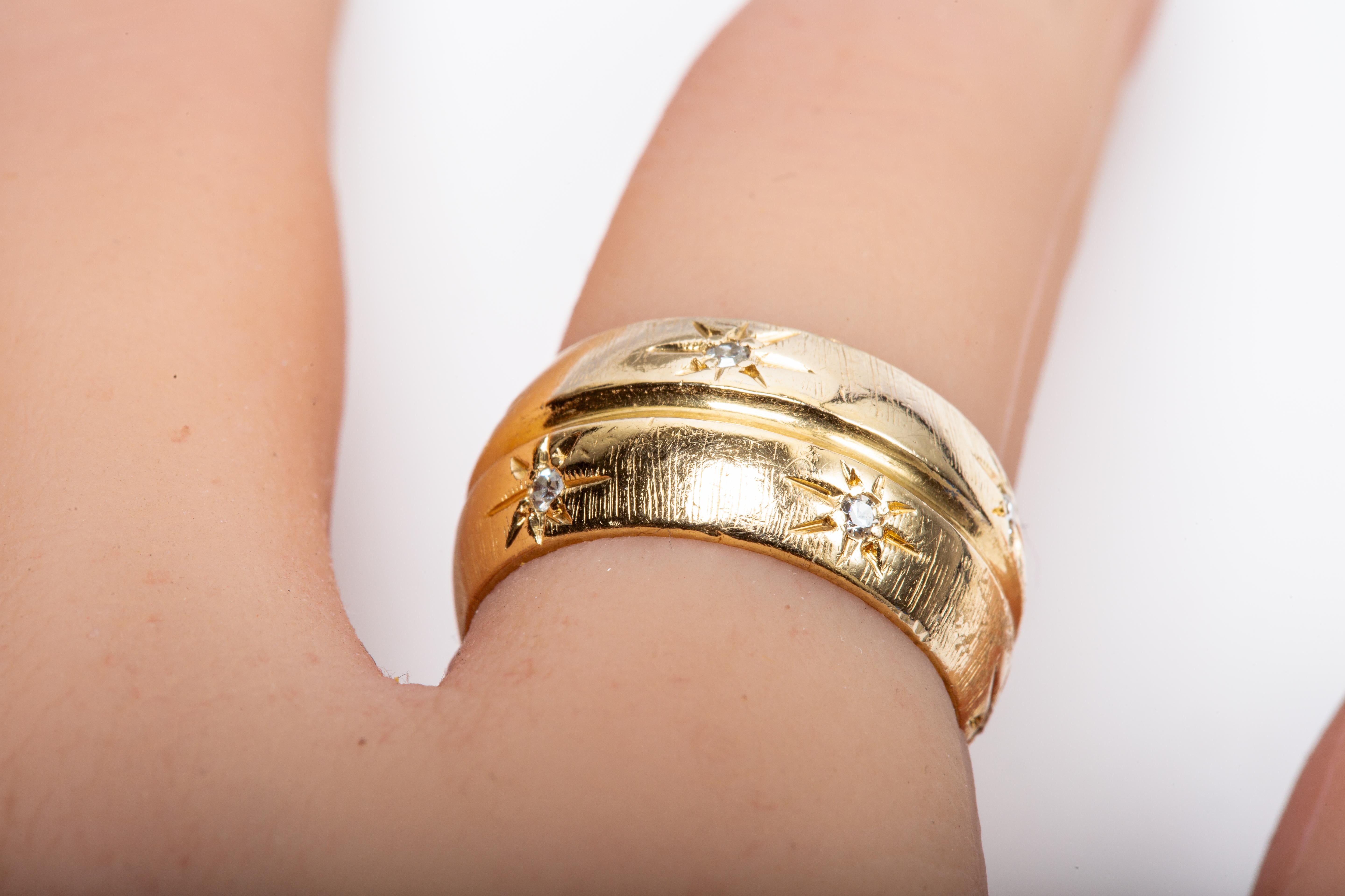 Large bague en or jaune 14k avec diamants Unisexe en vente