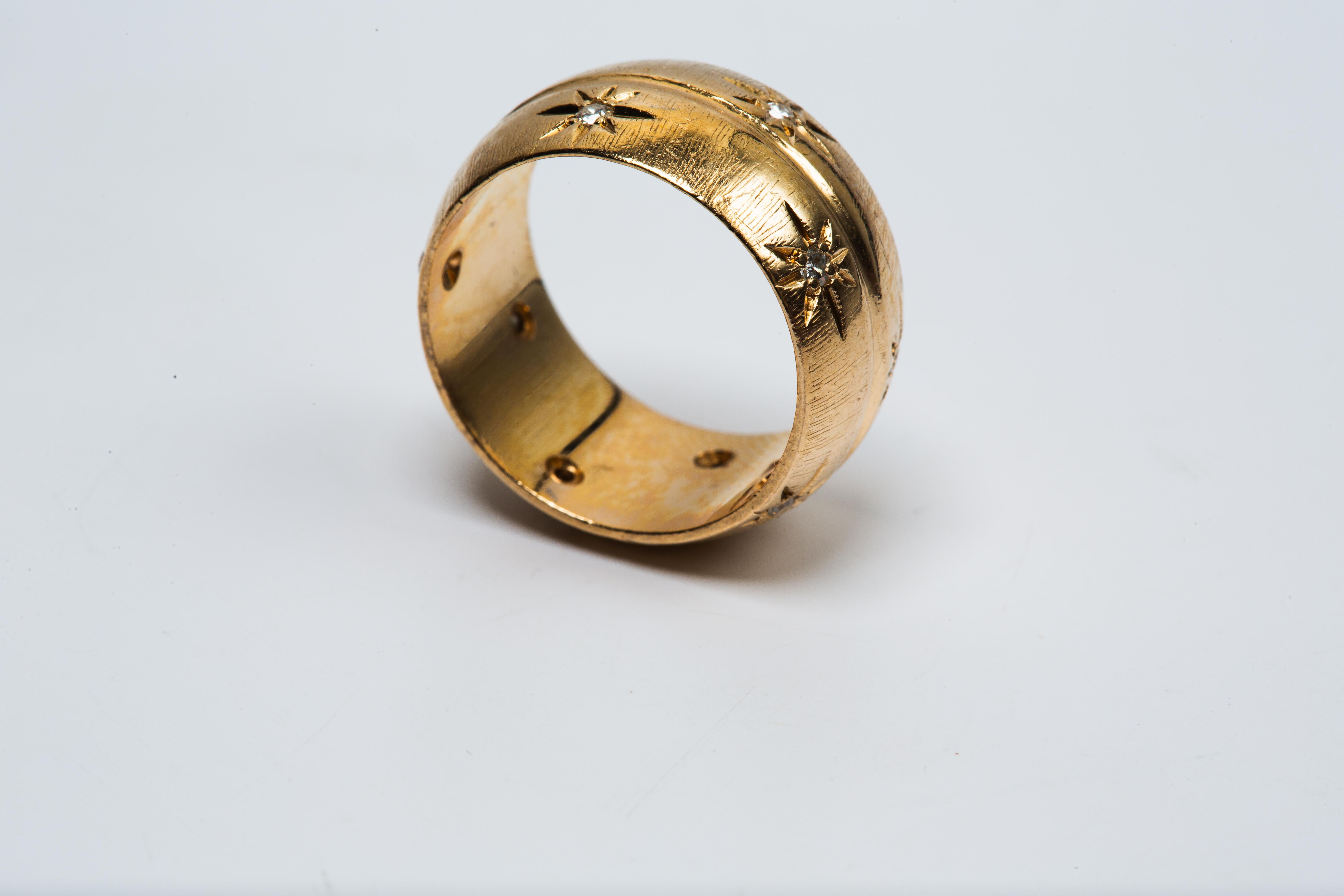 Large bague en or jaune 14k avec diamants en vente 3
