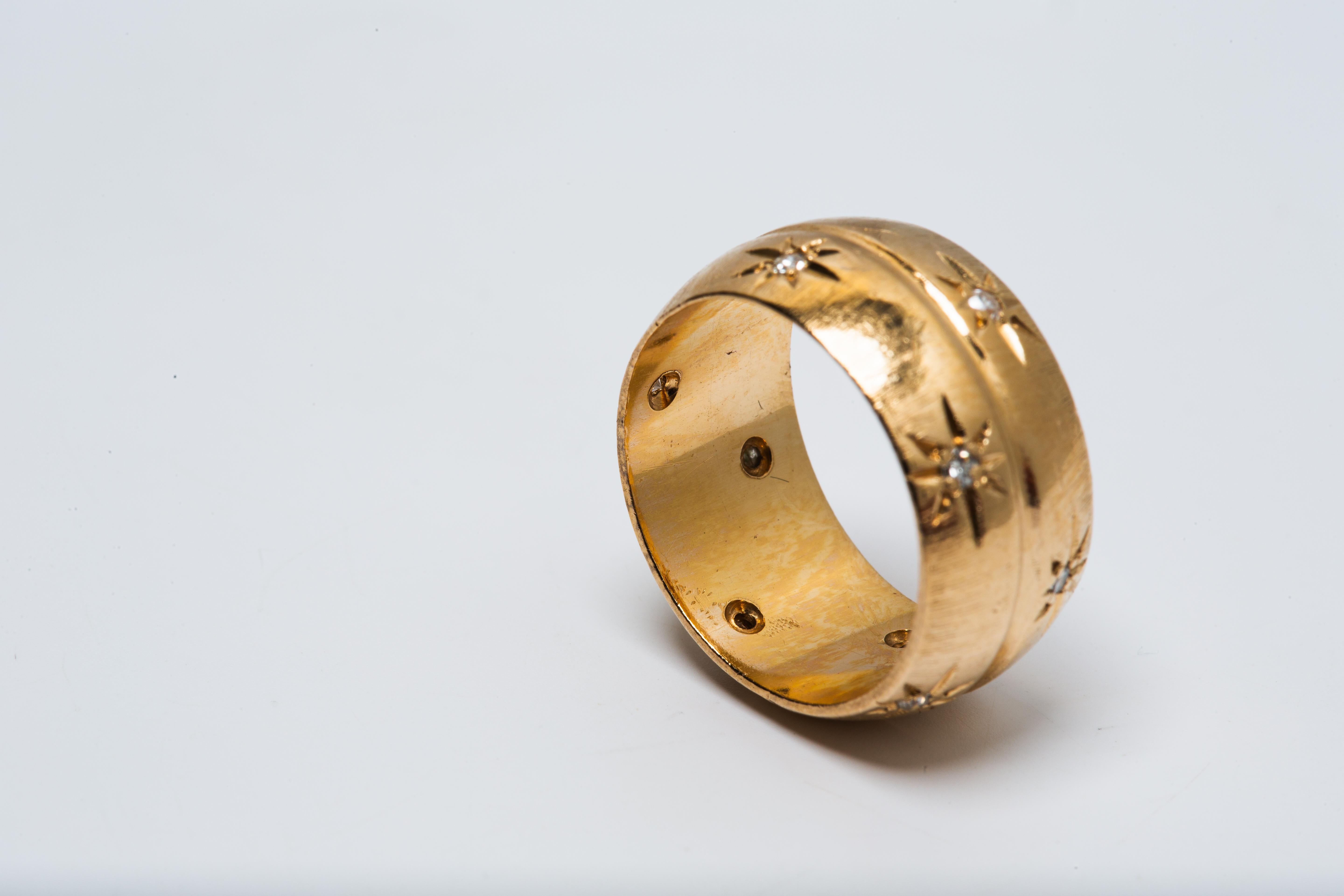 Large bague en or jaune 14k avec diamants en vente 4
