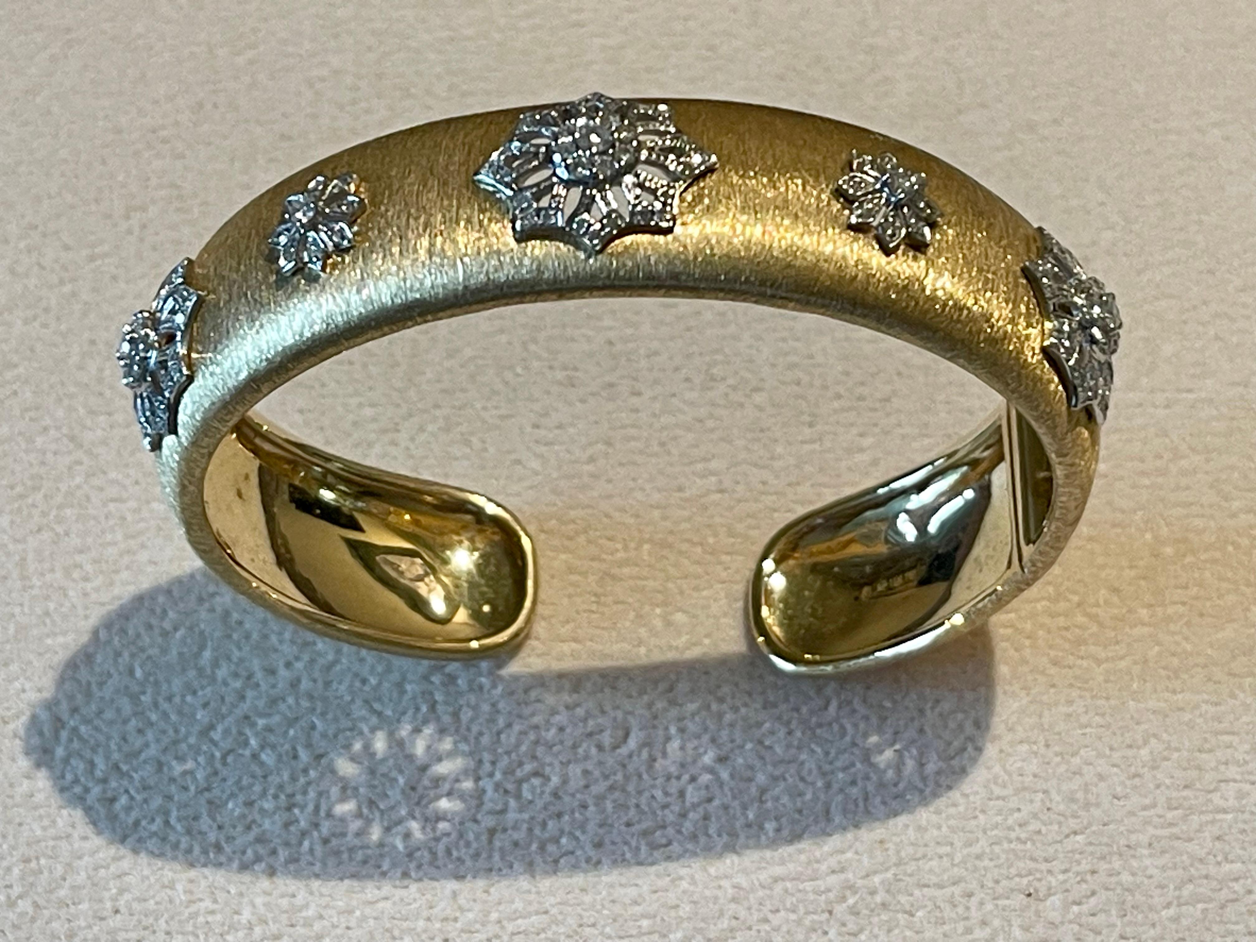 Wide 18 K brushed yellow white Gold bangle bracelet Diamonds In New Condition For Sale In Zurich, Zollstrasse