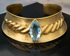 Large collier ras du cou en or 18 carats avec topaze bleue