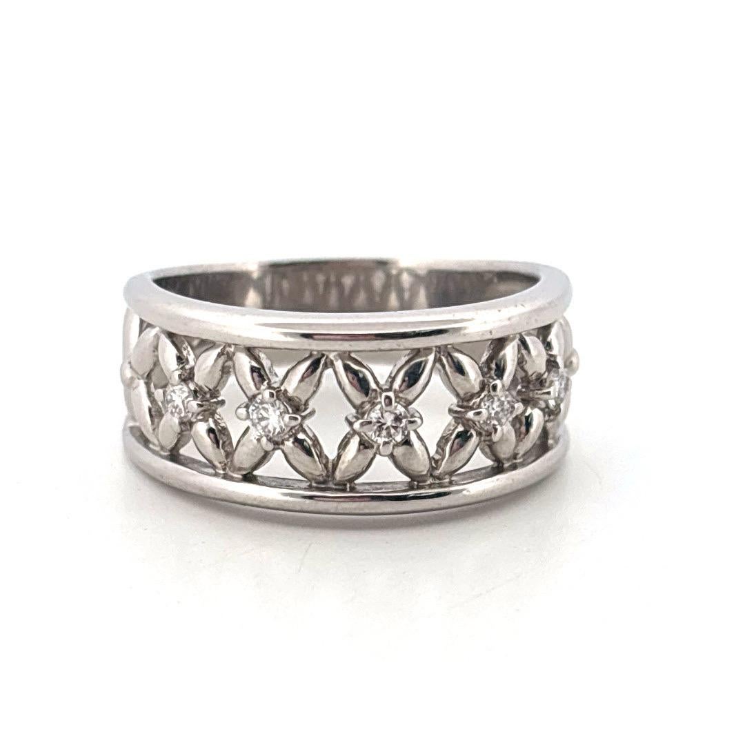 Large 5 anneau en X en platine avec diamant taille ronde 0.15ctw en vente 2