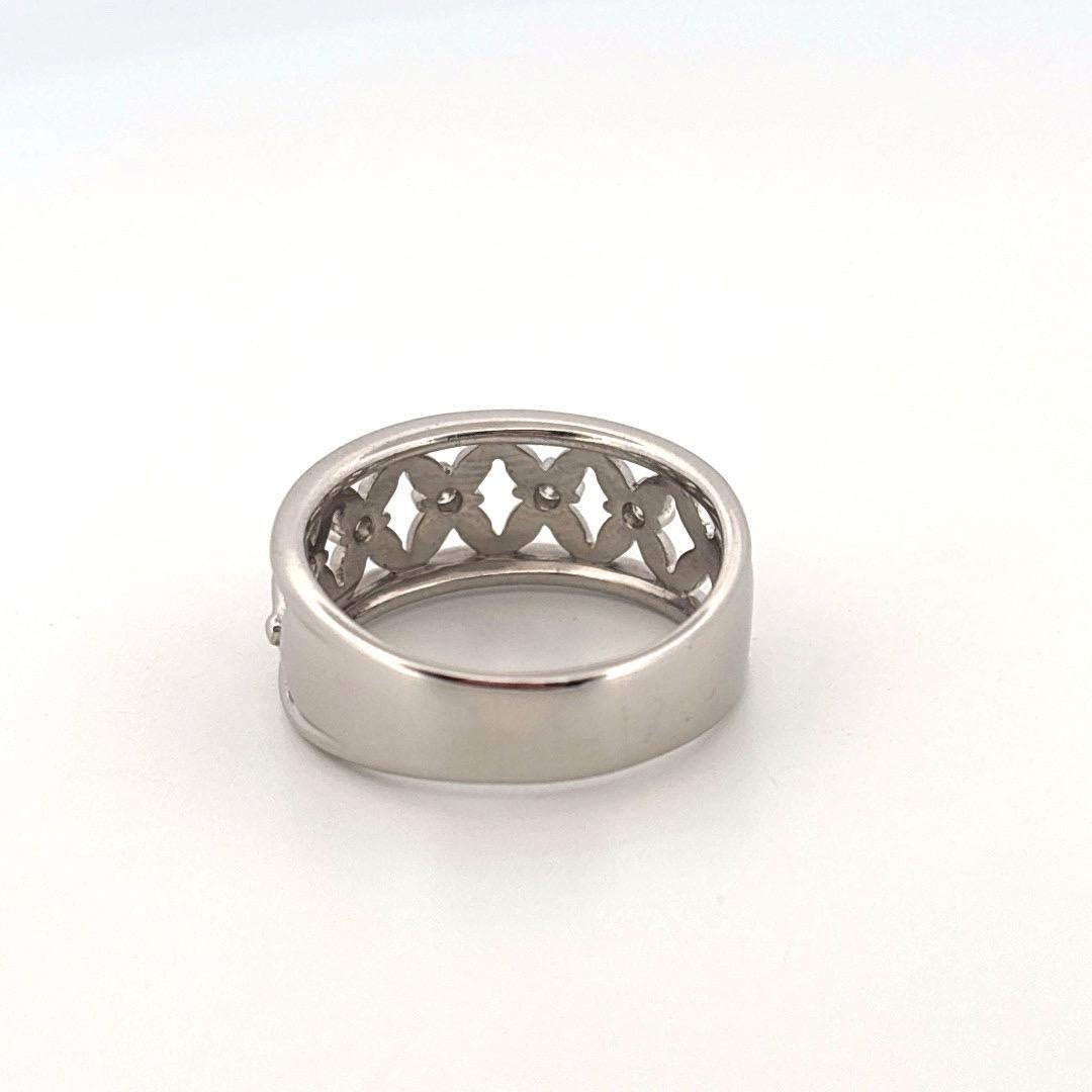 Large 5 anneau en X en platine avec diamant taille ronde 0.15ctw en vente 3