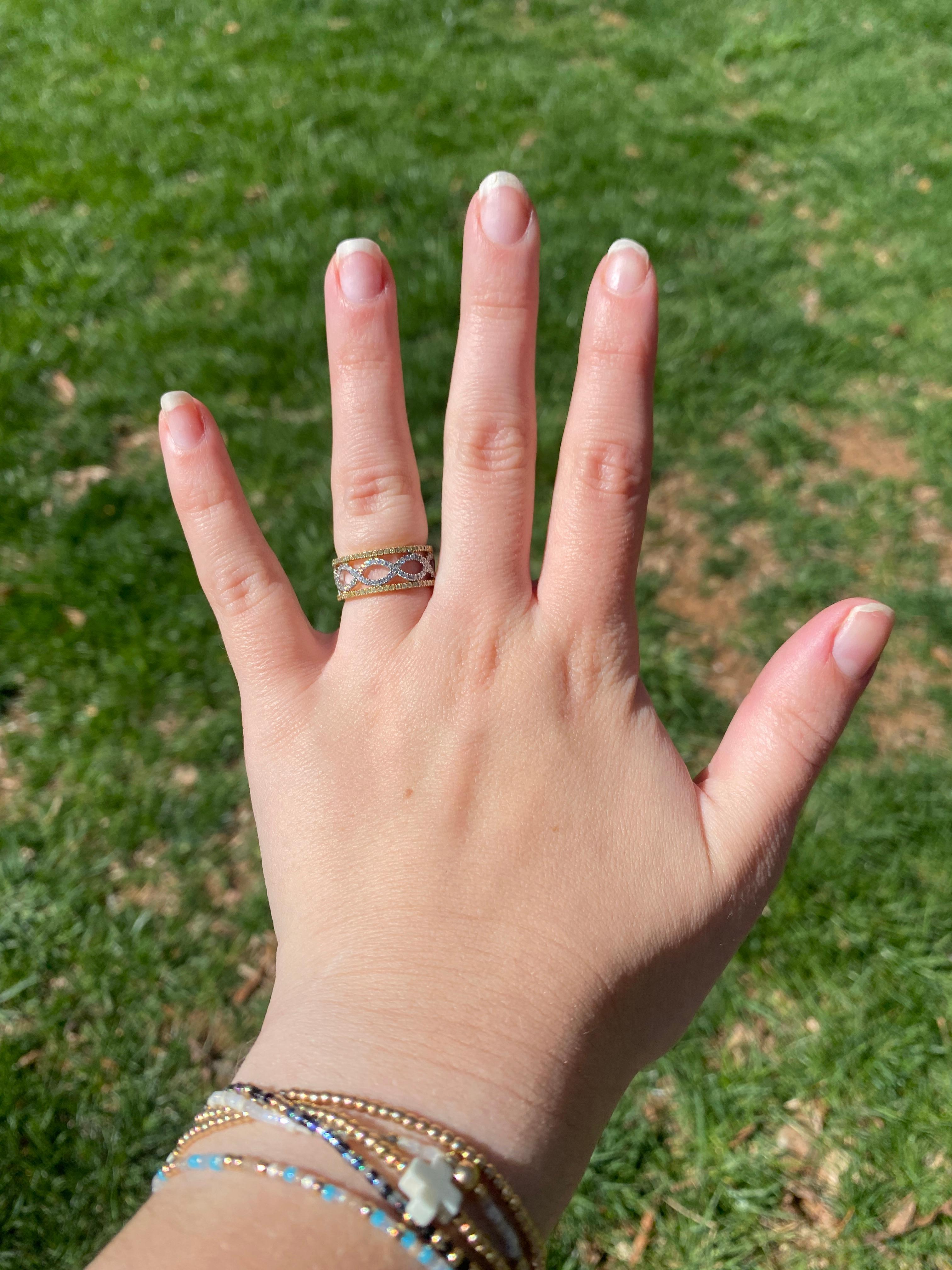Large bandeau croisé en or jaune et blanc 14k avec diamant de .50ctw, taille de bague 6.25 en vente 1