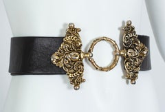 Wide Adjustable Brown Leather Statement Belt w Rococo Gold Buckle – XS-L, 1980s