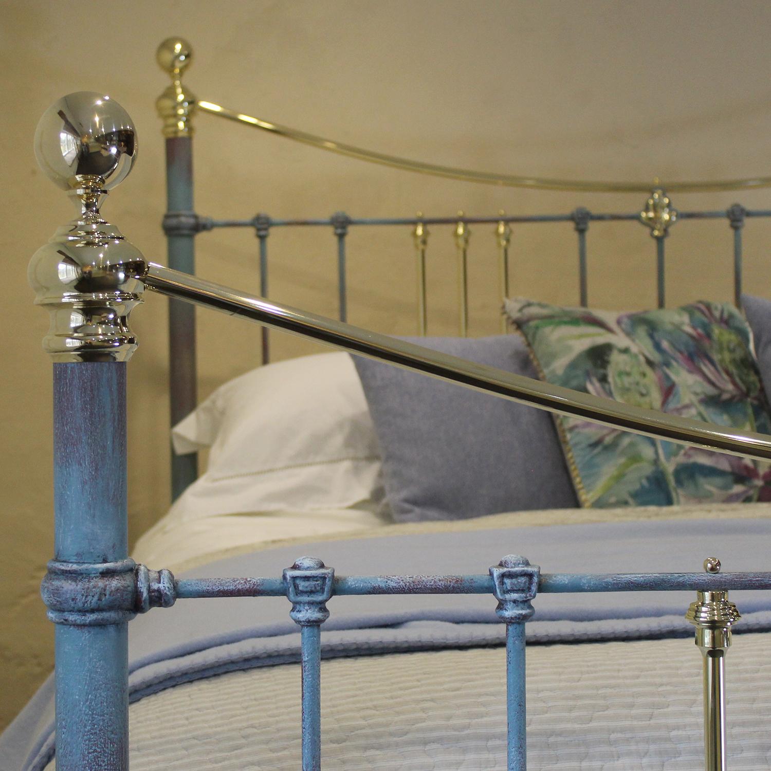 Late 19th Century Wide Antique Bed in Verdigris MSK69