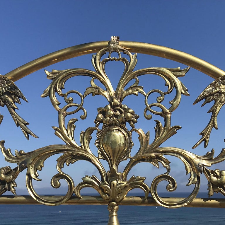 Wide Antique Brass Four Poster Bed with Song Birds M4P36 For Sale at