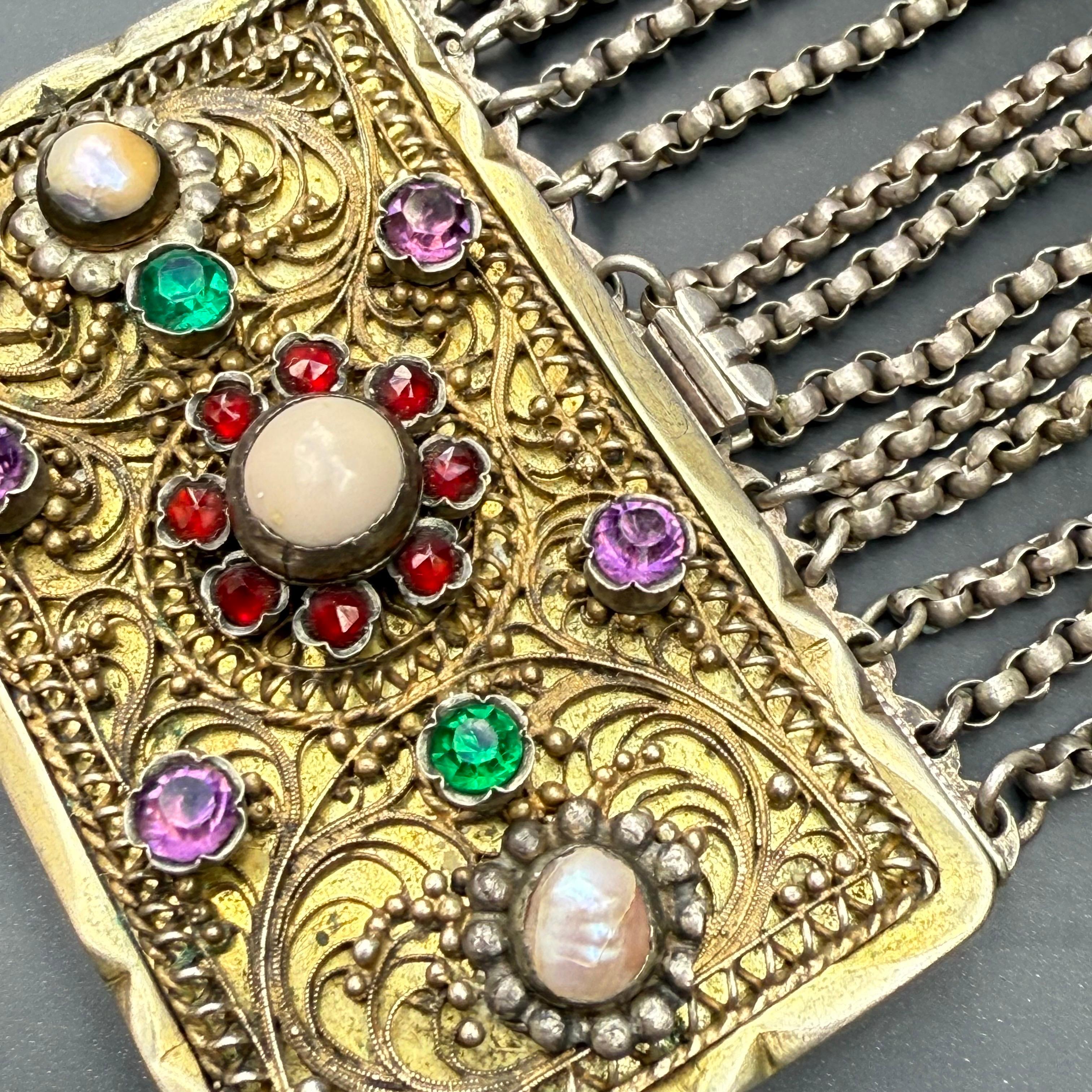Brazalete ancho antiguo de oro dorado y plata con pasta de perlas de imitación en venta 1