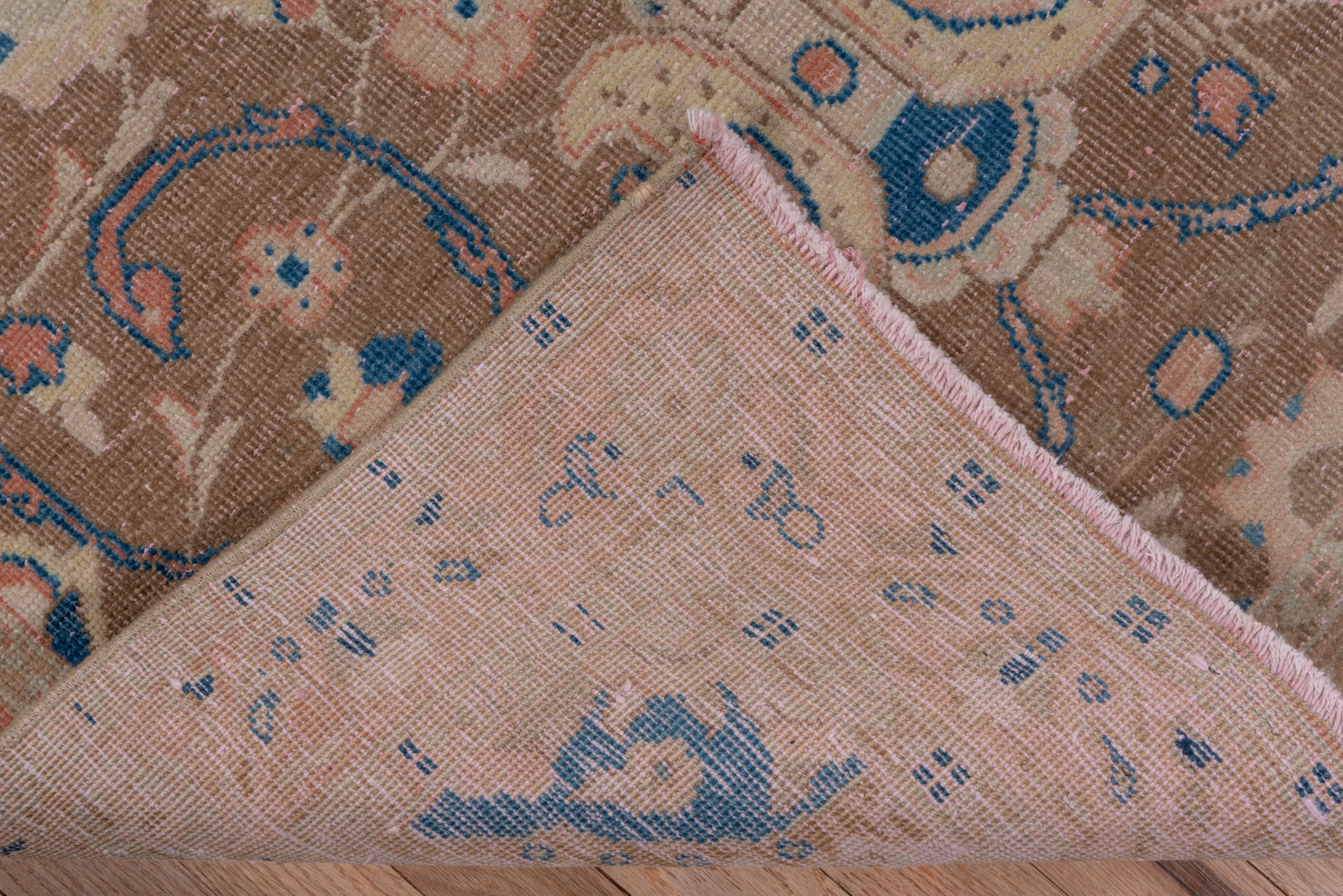 Lana Ampio runner antico in Oushak, marrone, rosa e blu, anni '30 circa in vendita