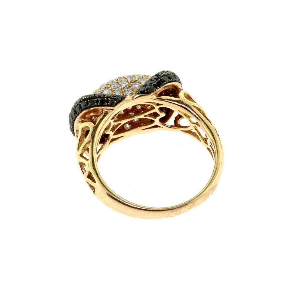 Wide Band Diamond and Black Diamond Yellow Gold Ring In Good Condition In Miami, FL