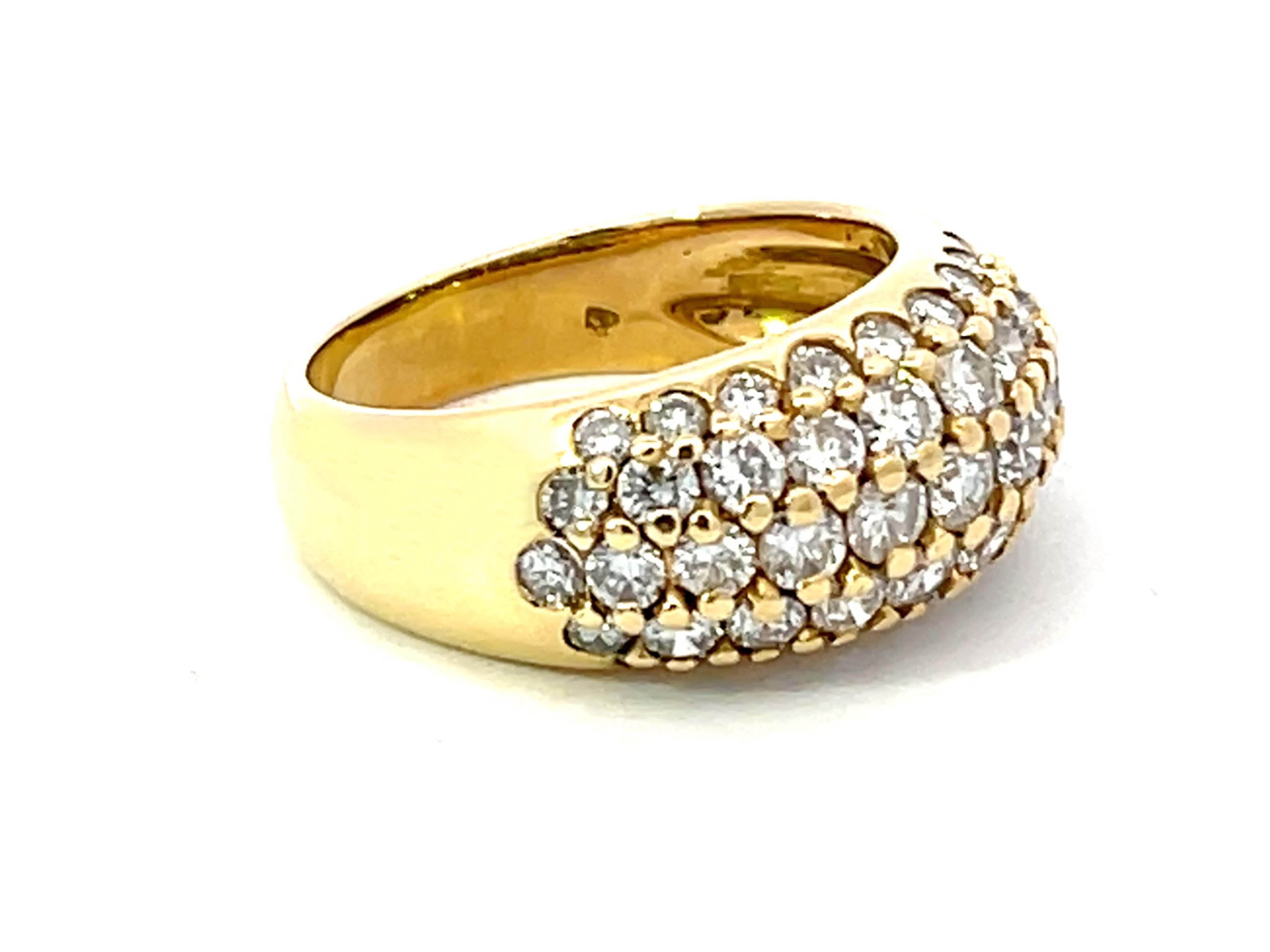 Breiter Band-Diamantring mit ausgeschnittenen Schultern aus 18k Gelbgold (Moderne)