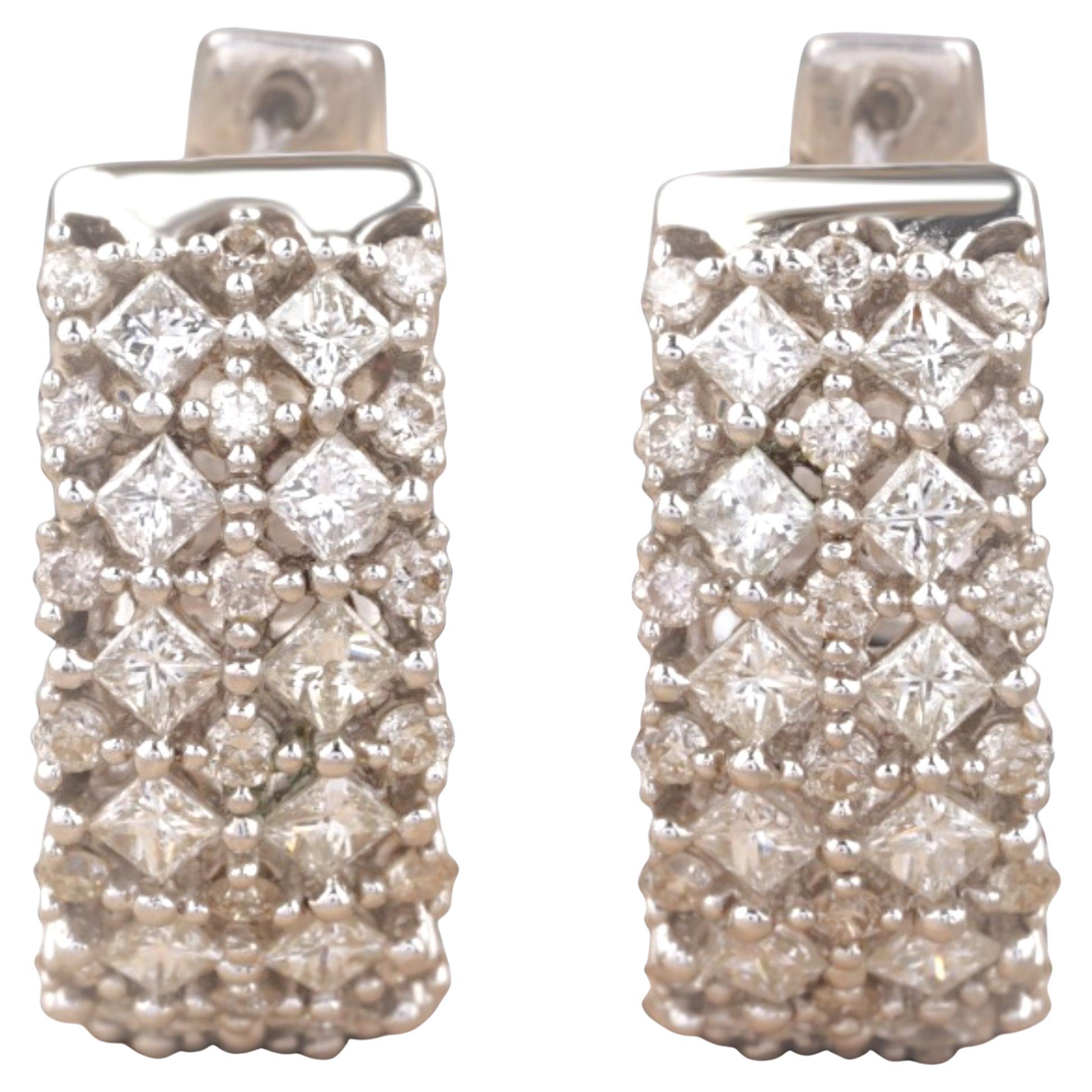 Orecchini a fascia larga con diamante Huggie in oro massiccio 14k (certificati)