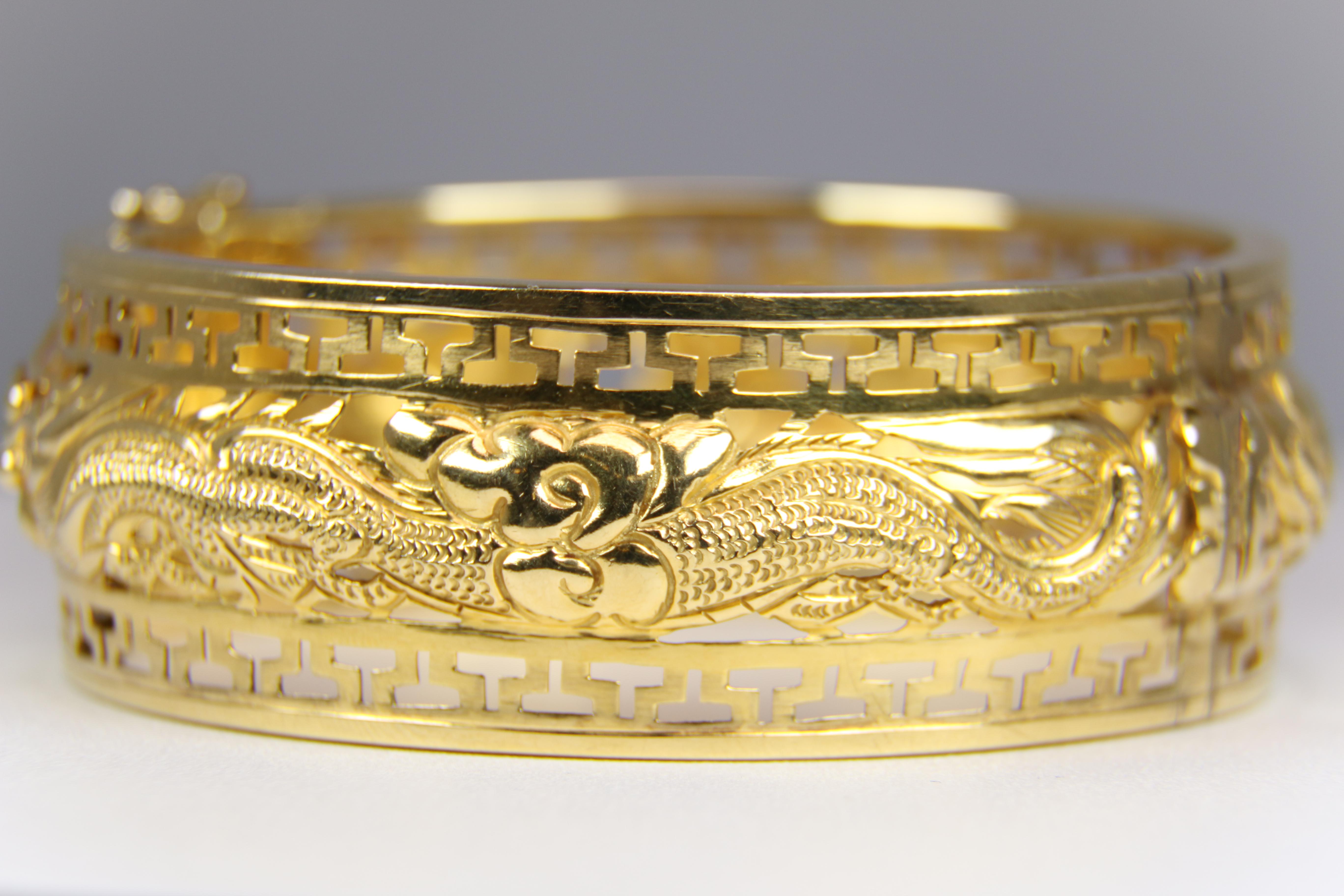 Gorgeous Wide Bangle Bracelet in 18K Yellow Gold