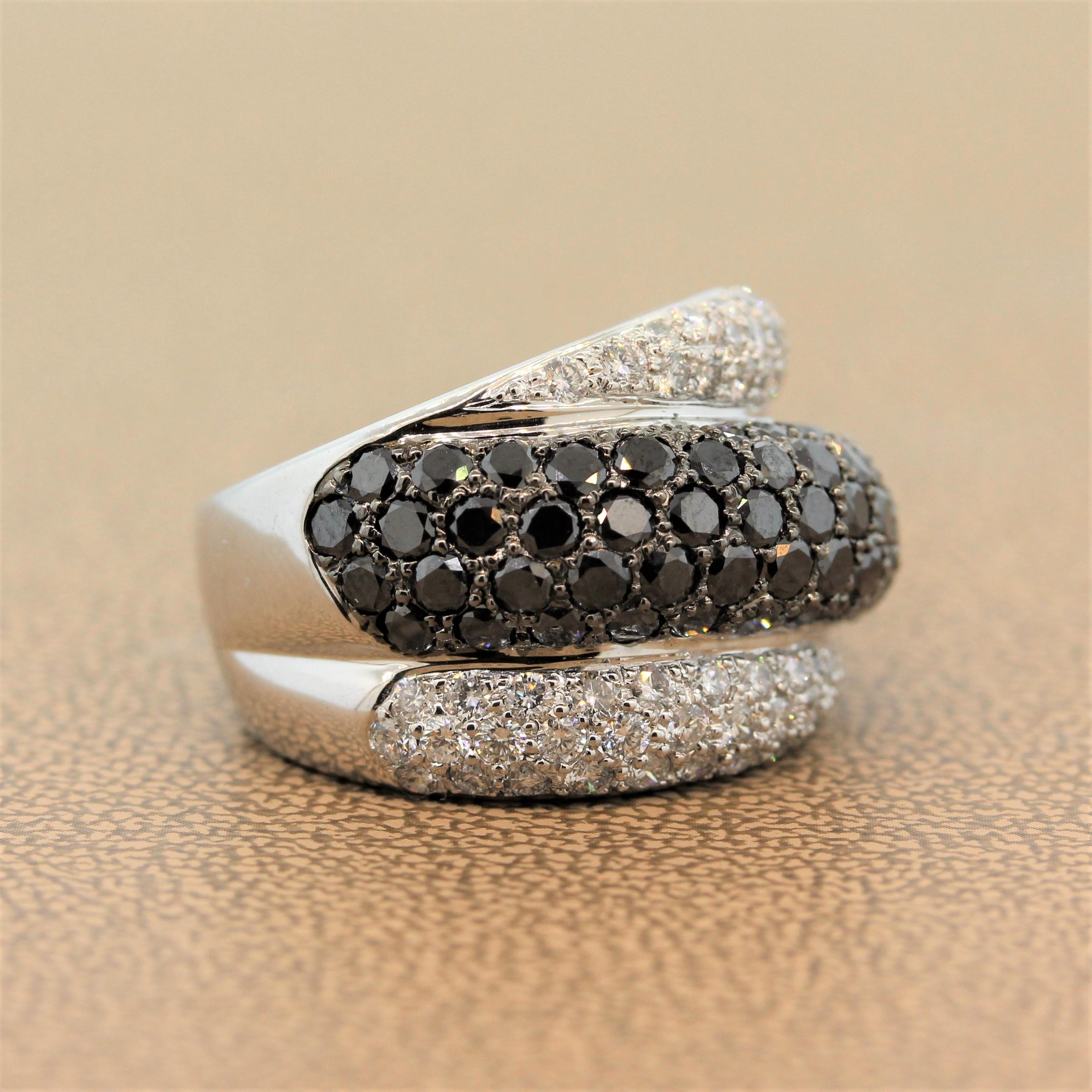 Wide Black and White Diamond Gold Band Ring In New Condition In Beverly Hills, CA