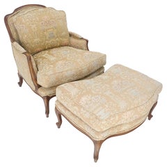 Cornice larga in noce intagliato Vintage  Poltrona francese con chaise ottomana abbinata