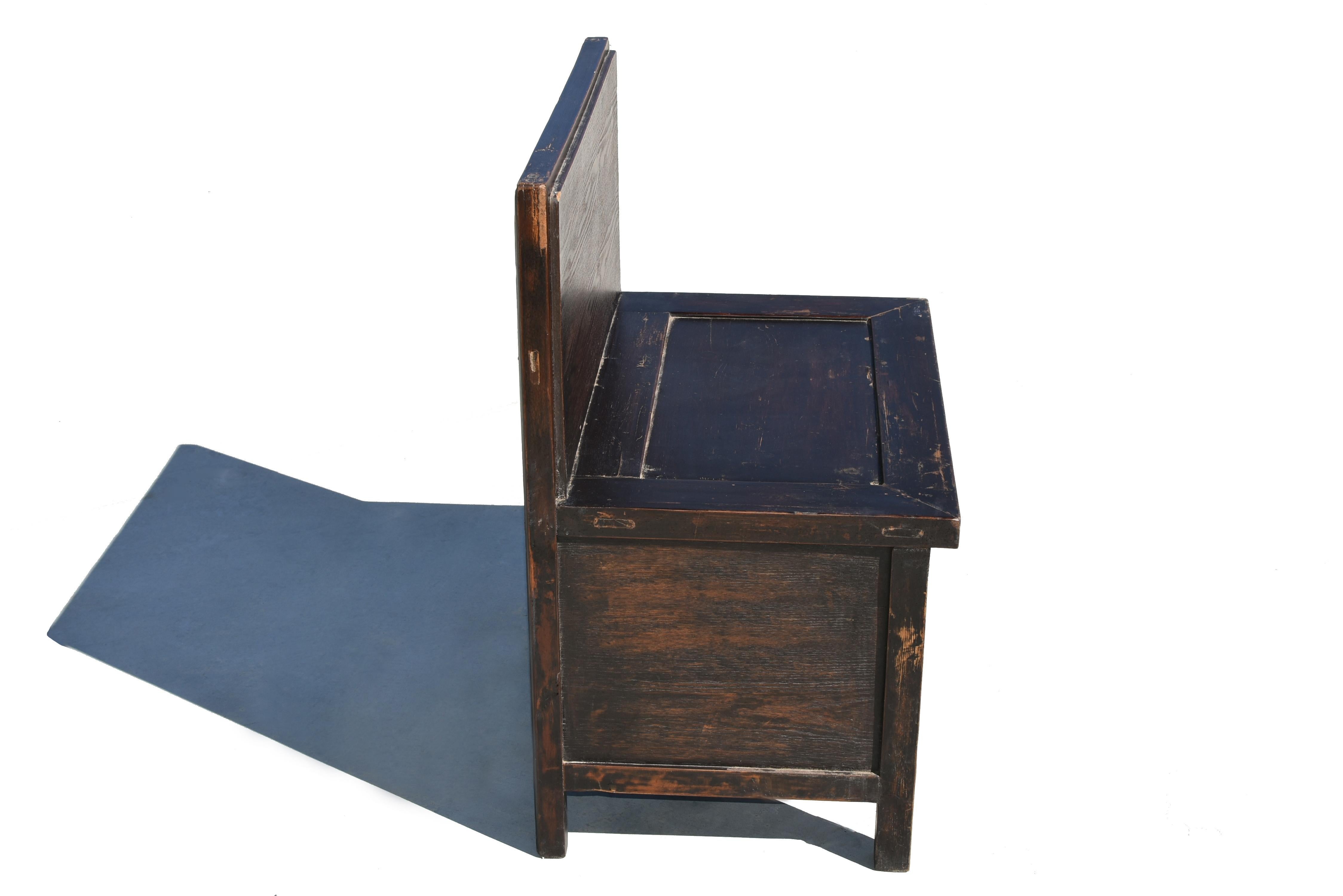 Chaise large avec dossier sculpté en vente 4