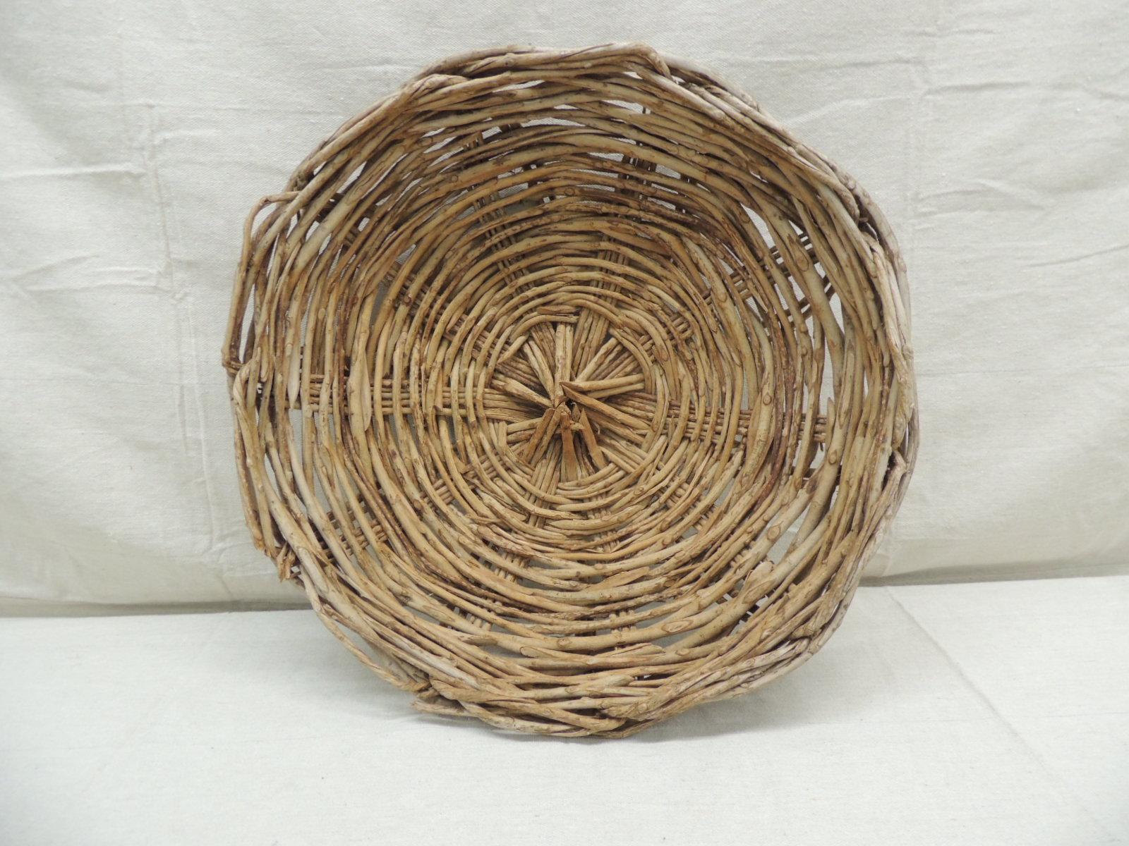 Wide circular Artisanal style trellis basket
Size: 21 x 21 x 5.