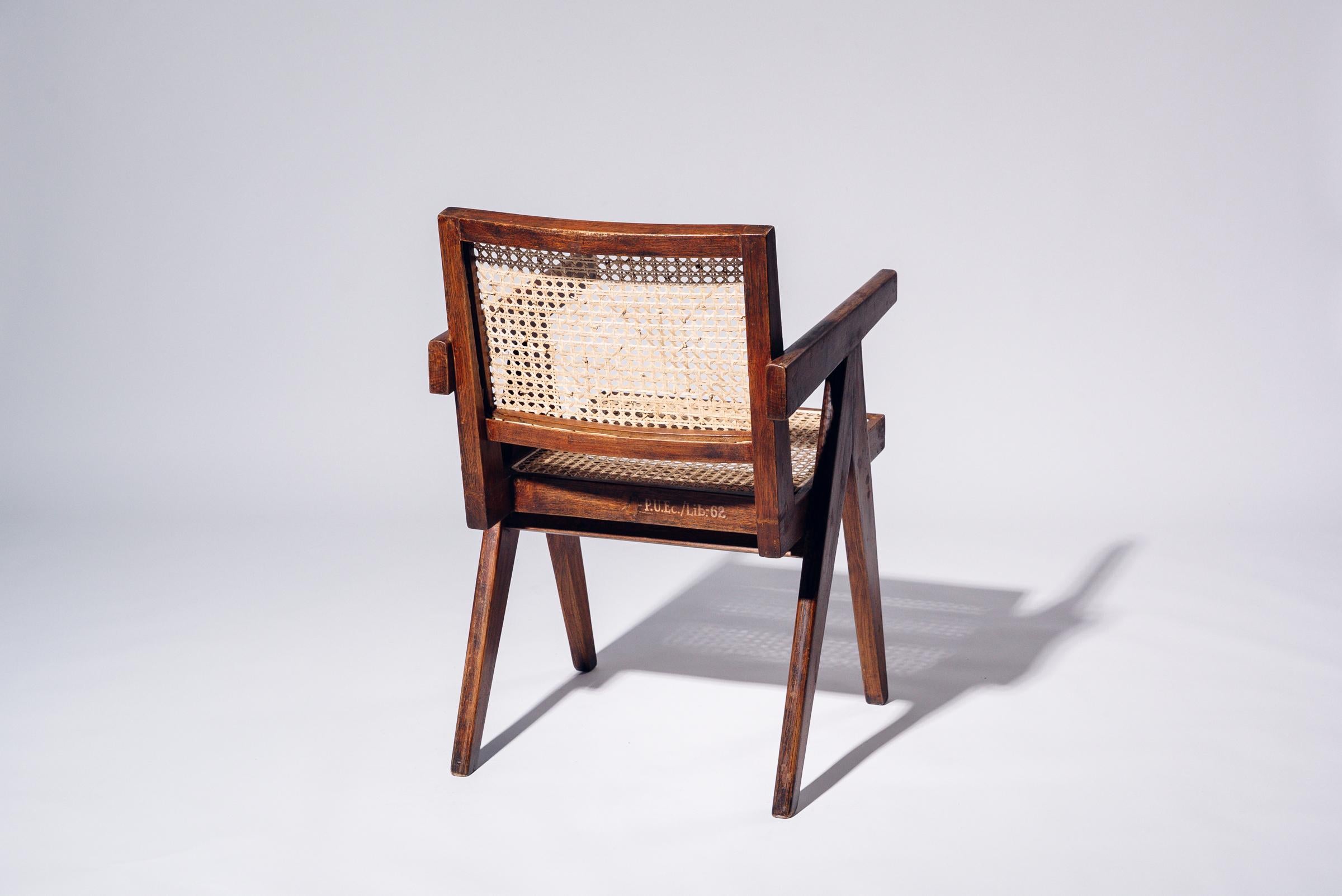 Indien Chaise à large dossier CIRCA par Pierre Jeanneret pour Chandigarh, Inde, Circa 1955-56 en vente