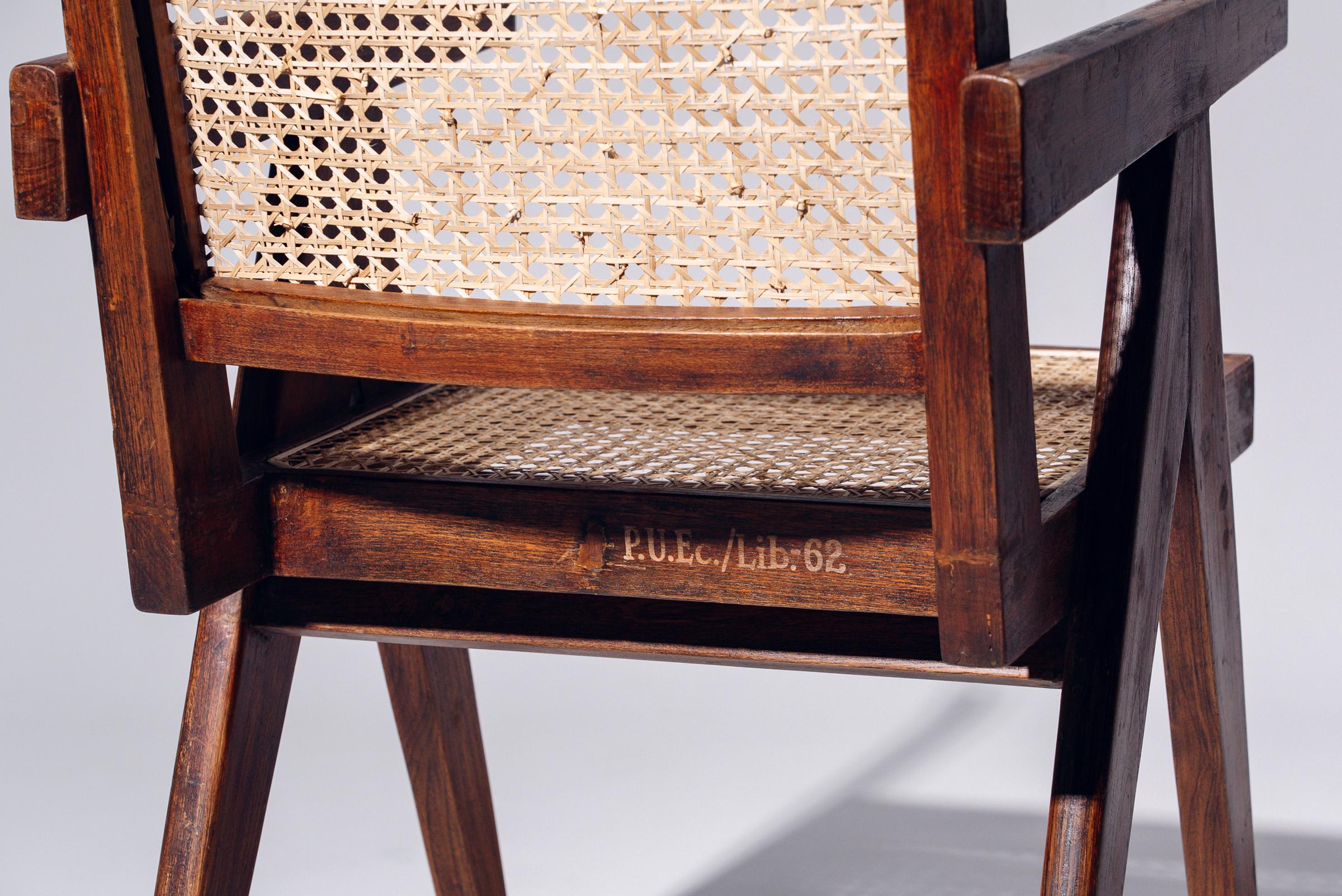 Tissé à la main Chaise à large dossier CIRCA par Pierre Jeanneret pour Chandigarh, Inde, Circa 1955-56 en vente
