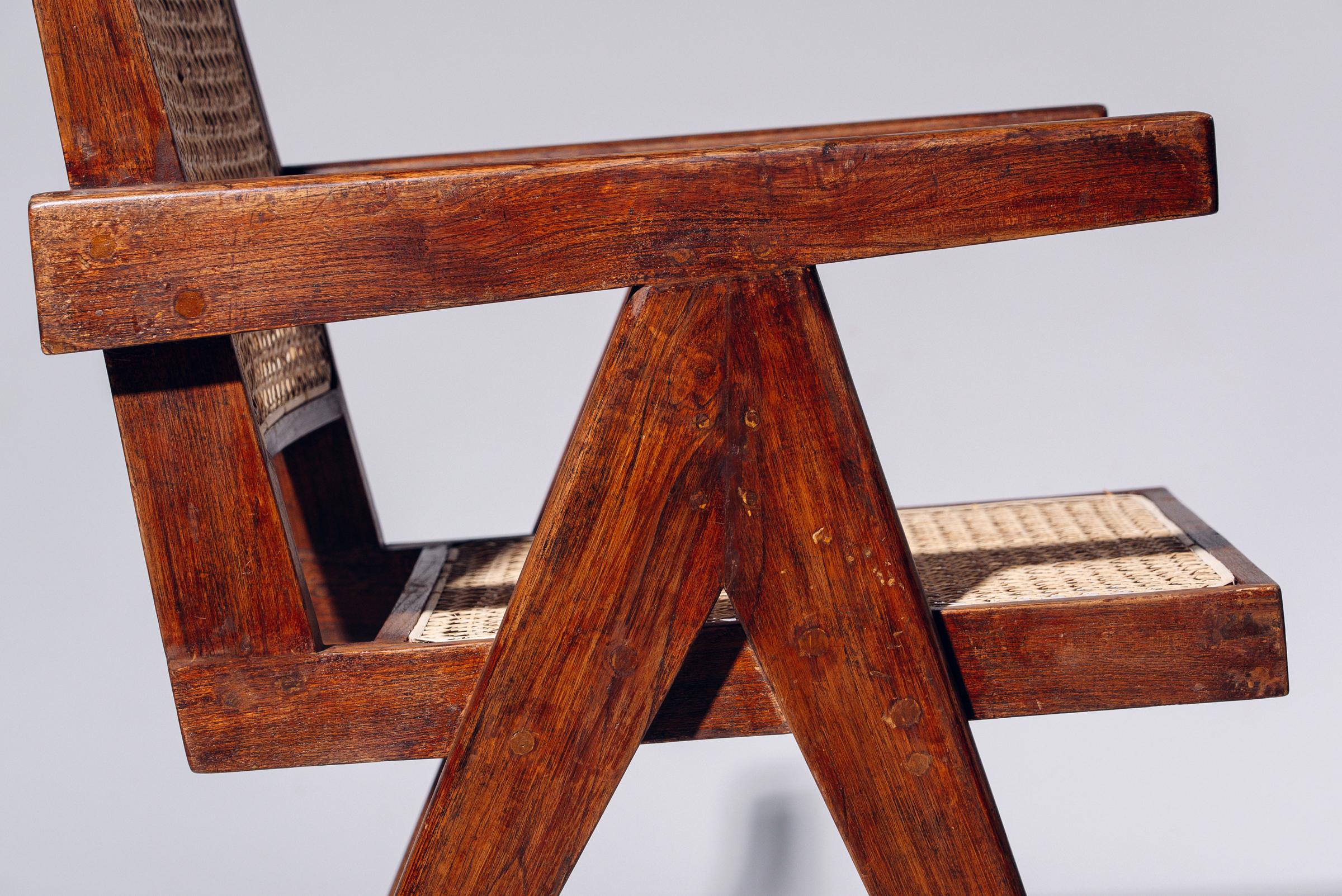 20ième siècle Chaise à large dossier CIRCA par Pierre Jeanneret pour Chandigarh, Inde, Circa 1955-56 en vente