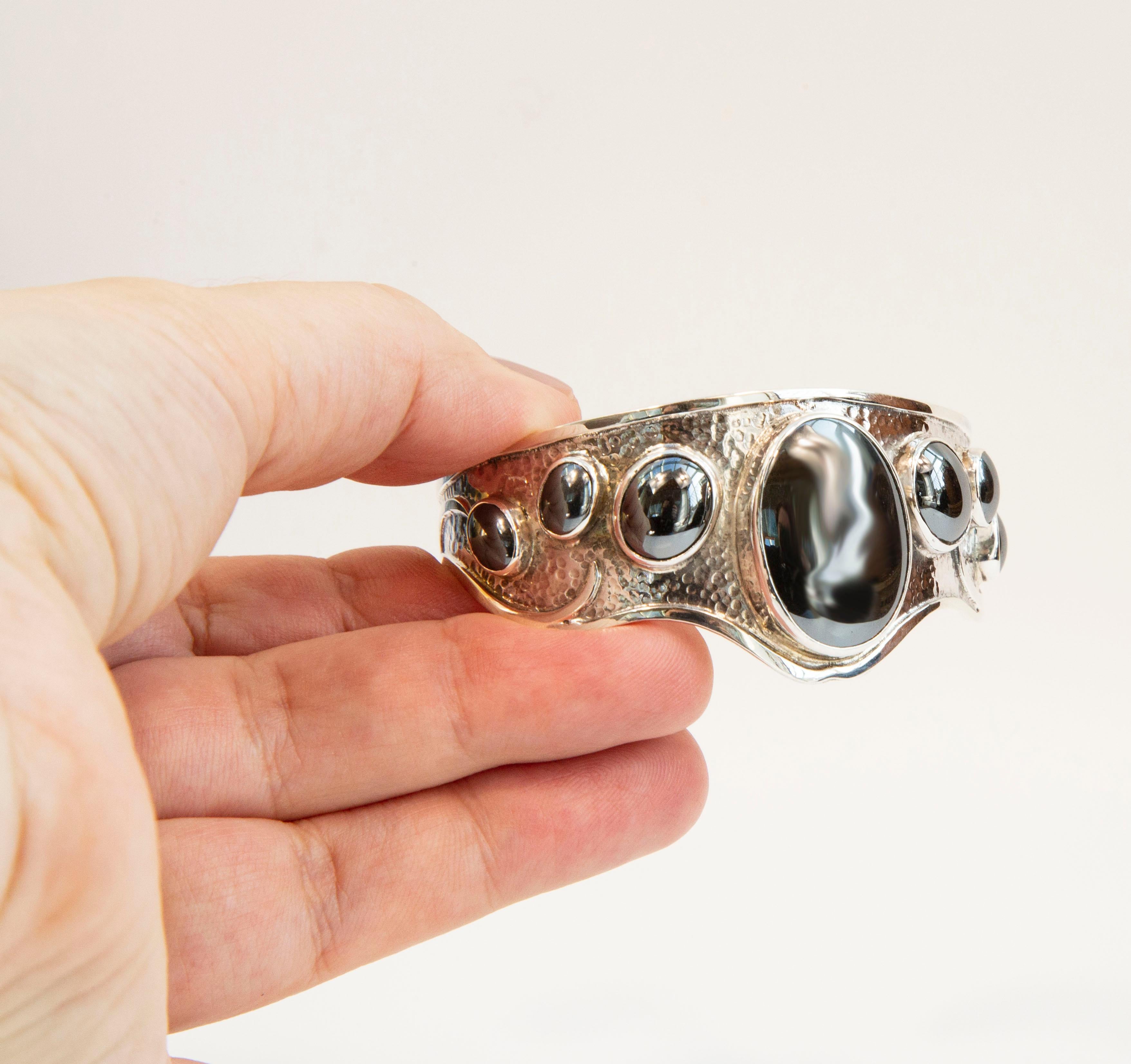 Wide Contoured Sterling Silver Hammered Cuff  Bracelet with Oval Hematite Caboch For Sale 5