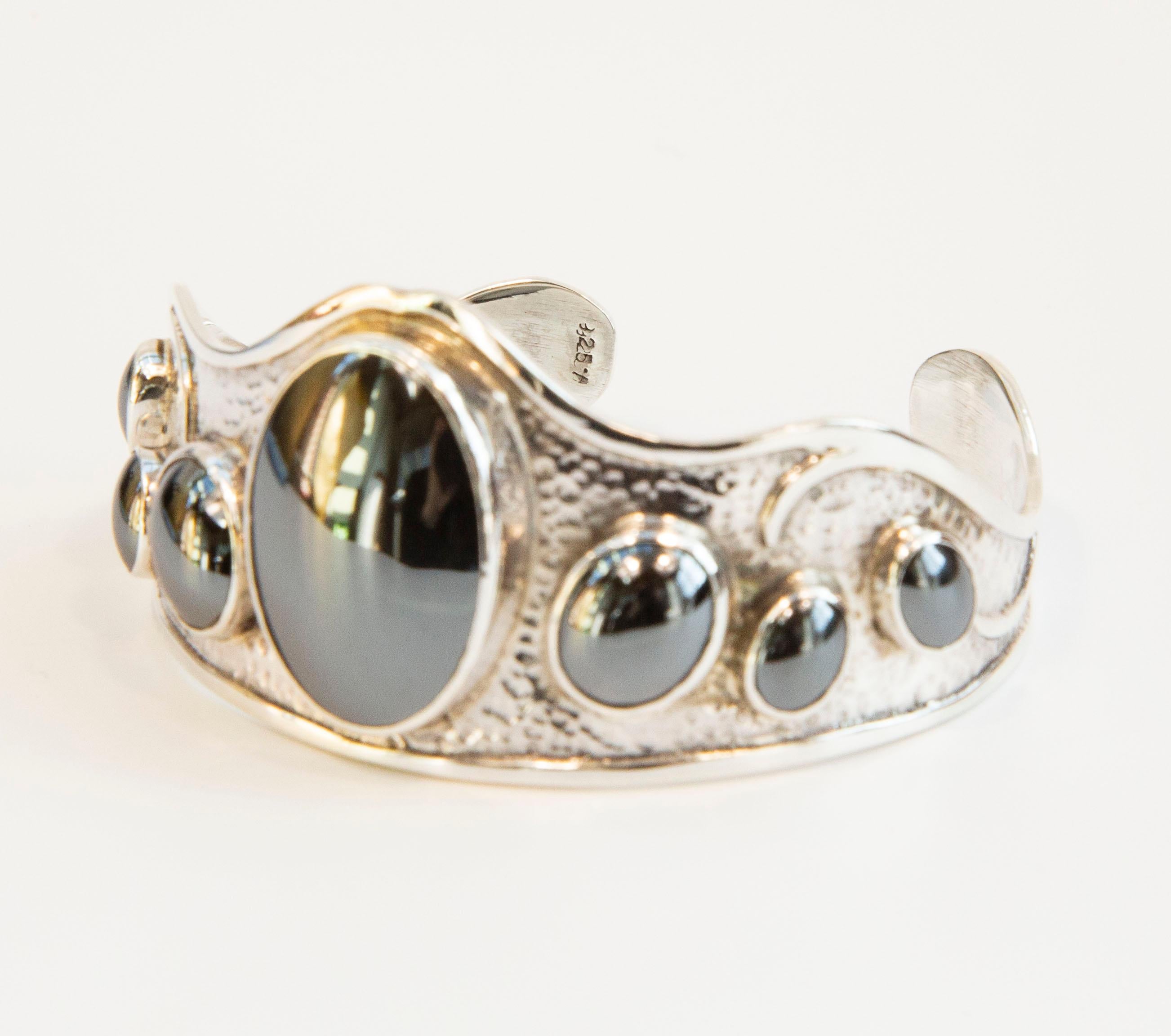 Wide Contoured Sterling Silver Hammered Cuff  Bracelet with Oval Hematite Caboch For Sale 1