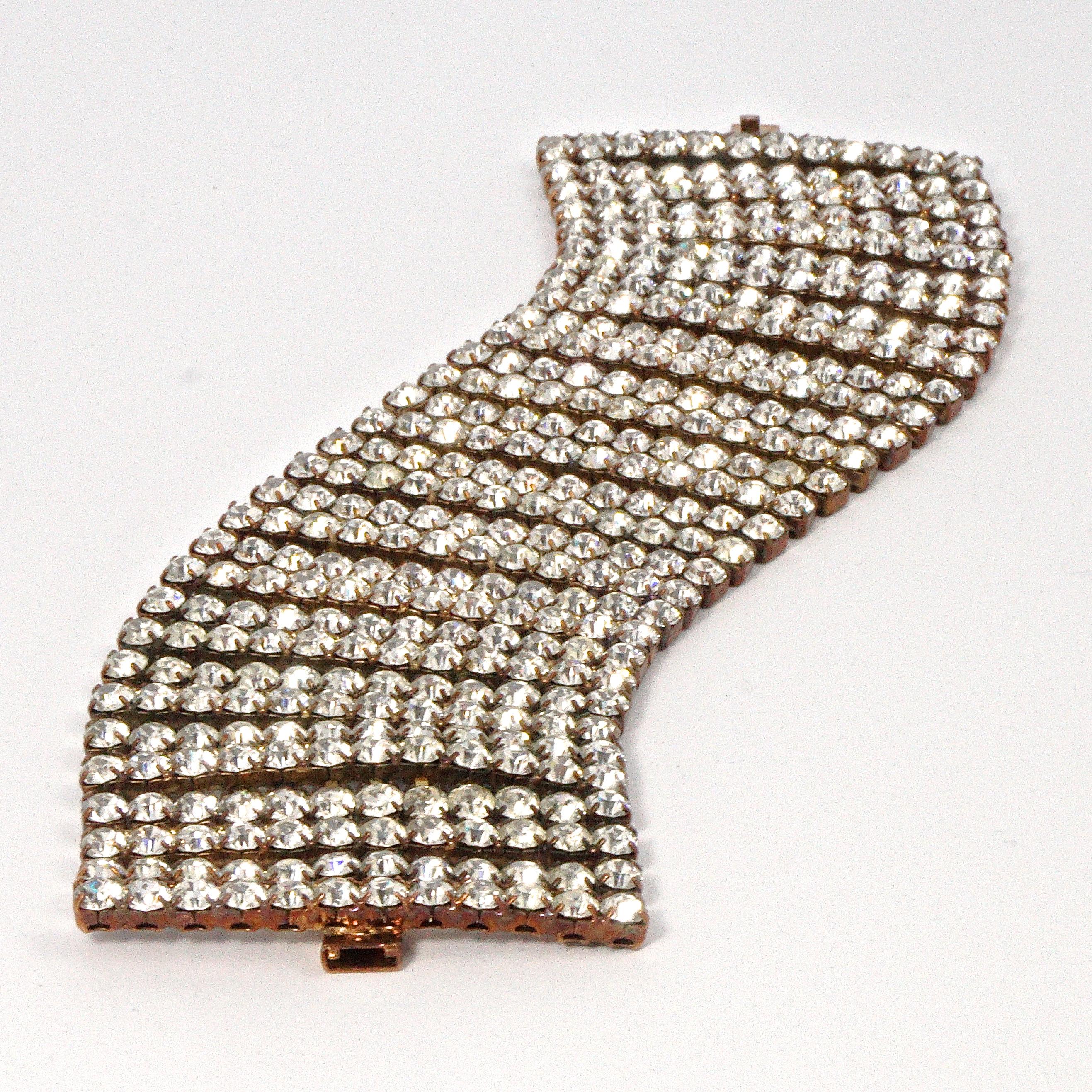 Breites Statement-Armband mit Kupfertönen und Strass, ca. 1950er Jahre im Zustand „Gut“ im Angebot in London, GB