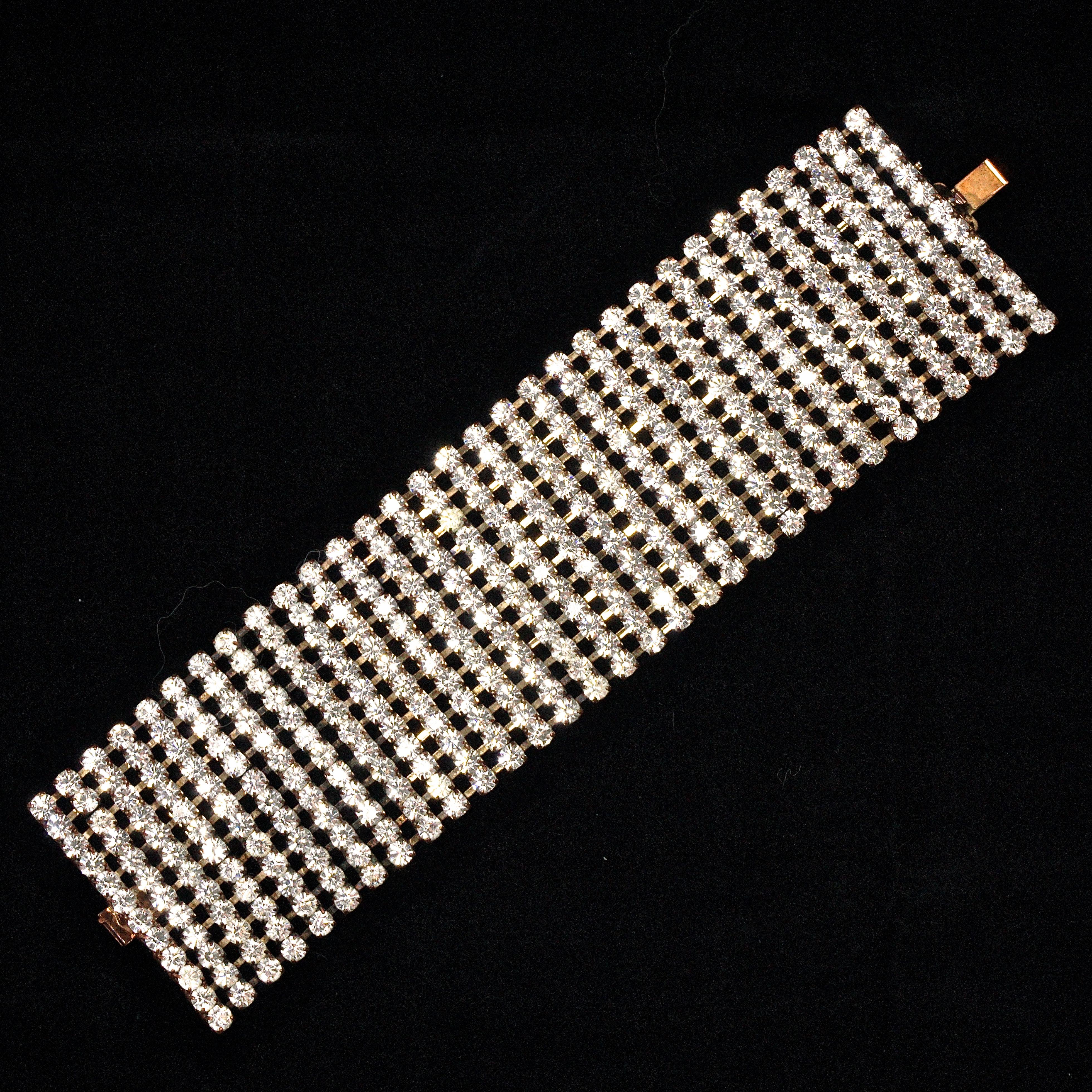 Breites Statement-Armband mit Kupfertönen und Strass, ca. 1950er Jahre für Damen oder Herren im Angebot