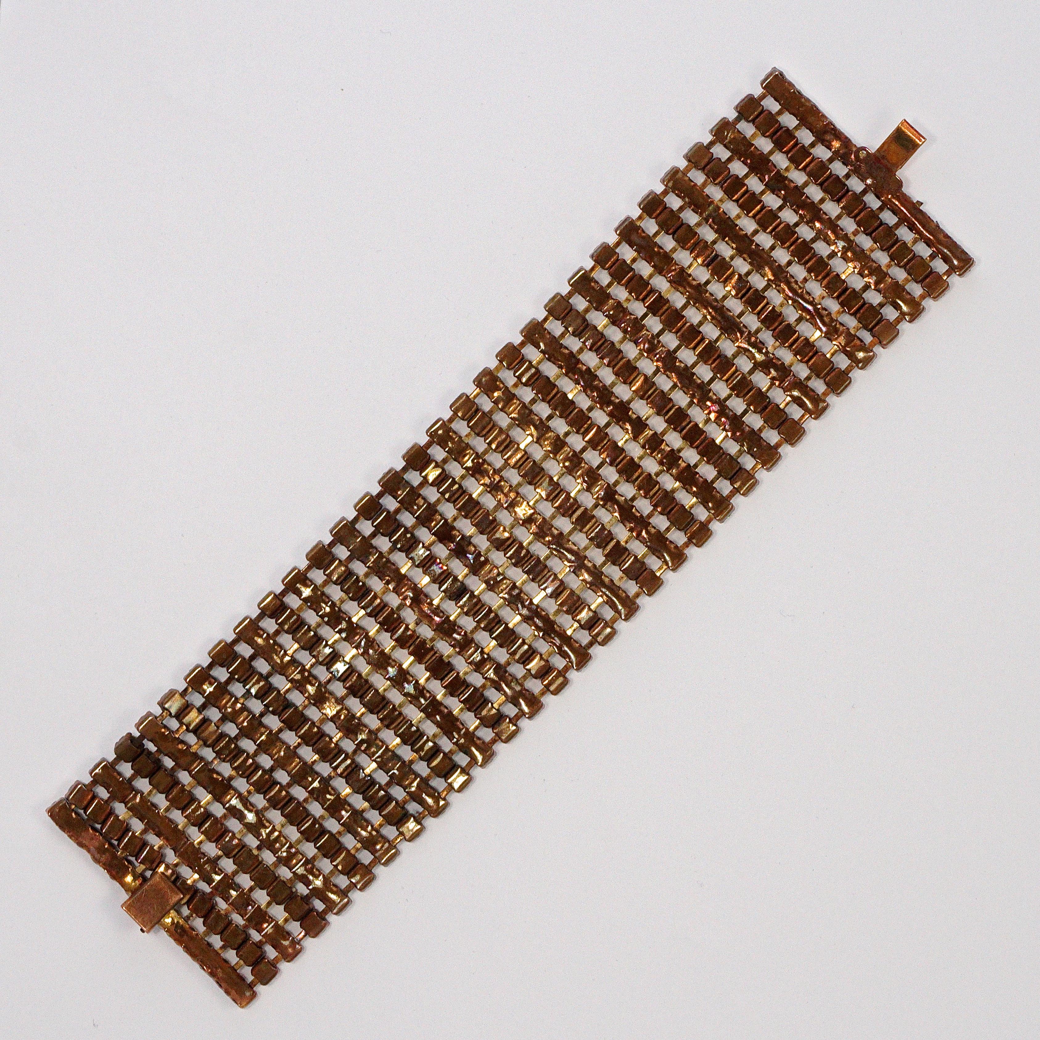 Wide Copper Tone and Rhinestone Statement Bracelet circa 1950s In Good Condition For Sale In London, GB