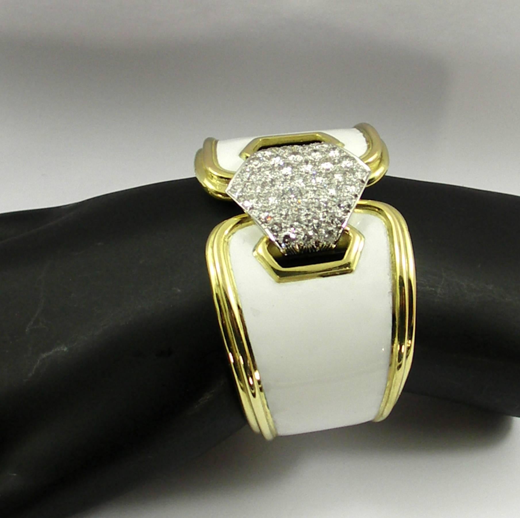 Wide David Webb White Enamel Bracelet with Pave Diamond Centrepiece In Excellent Condition In Palm Beach, FL