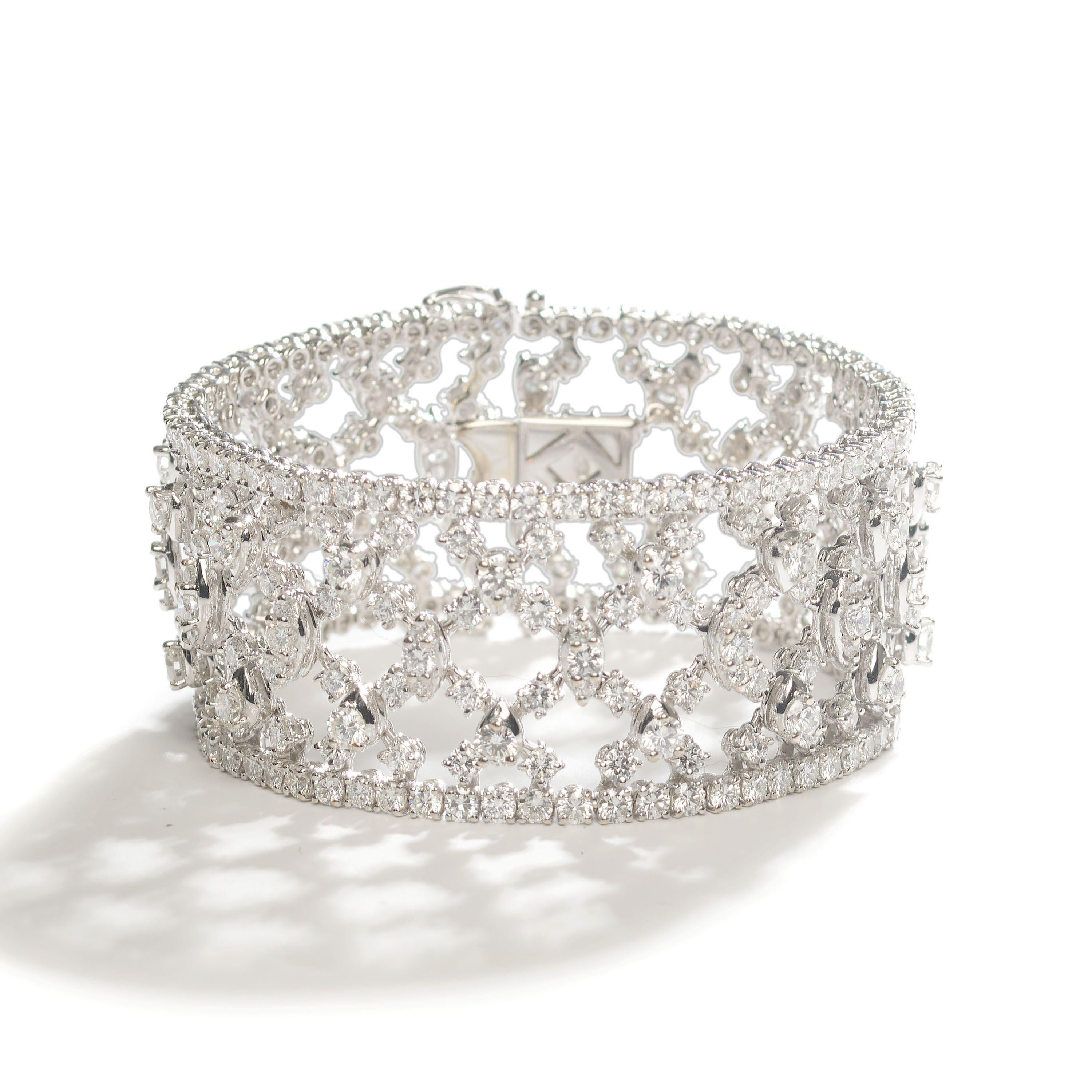 Wide Diamond And White Gold Trellis Bracelet, Circa 2000, 22.17 Carats For Sale 1
