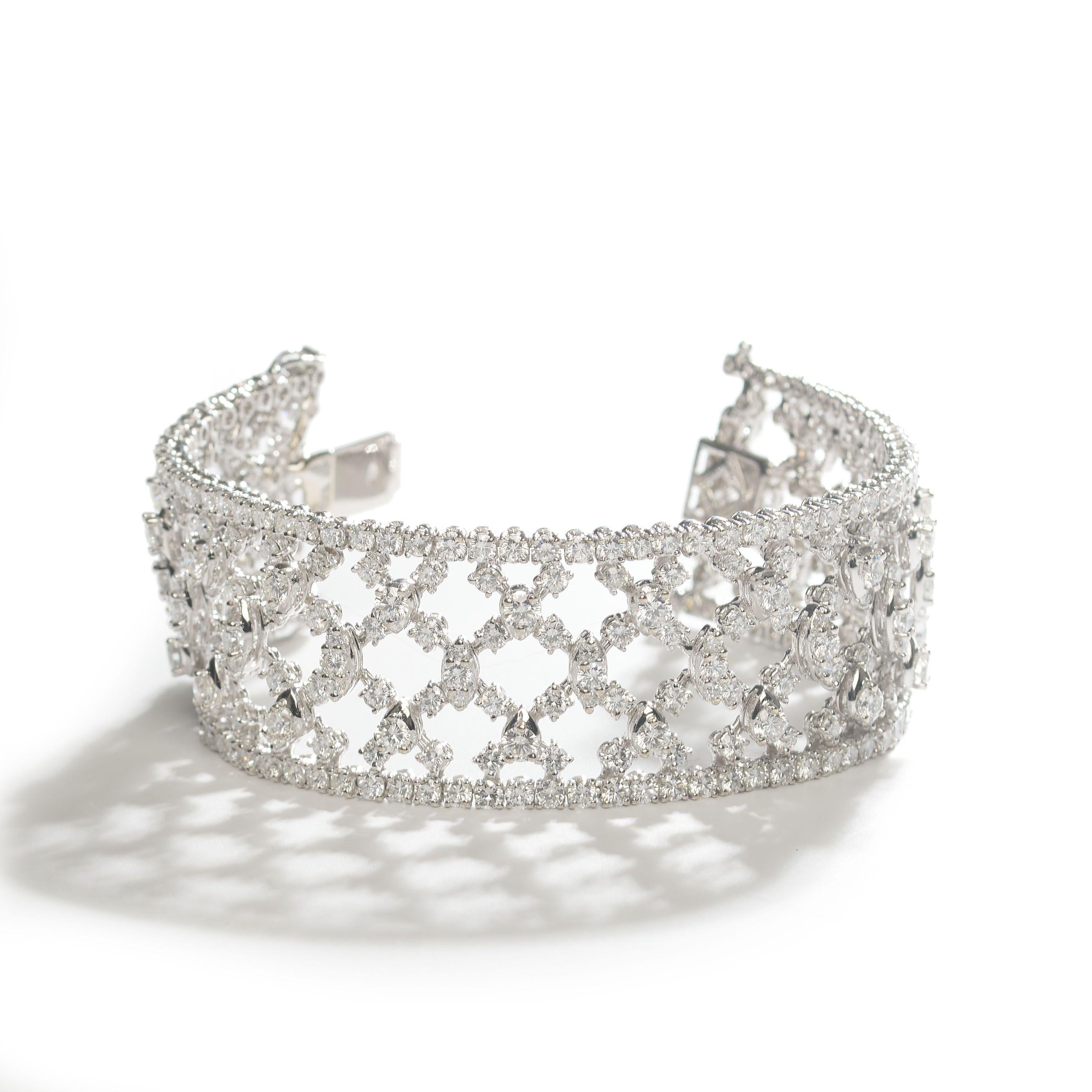 Wide Diamond And White Gold Trellis Bracelet, Circa 2000, 22.17 Carats For Sale 2