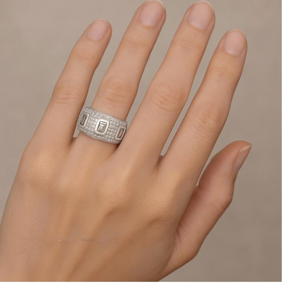 Bandring mit breitem Baguette-Diamant (Zeitgenössisch) im Angebot