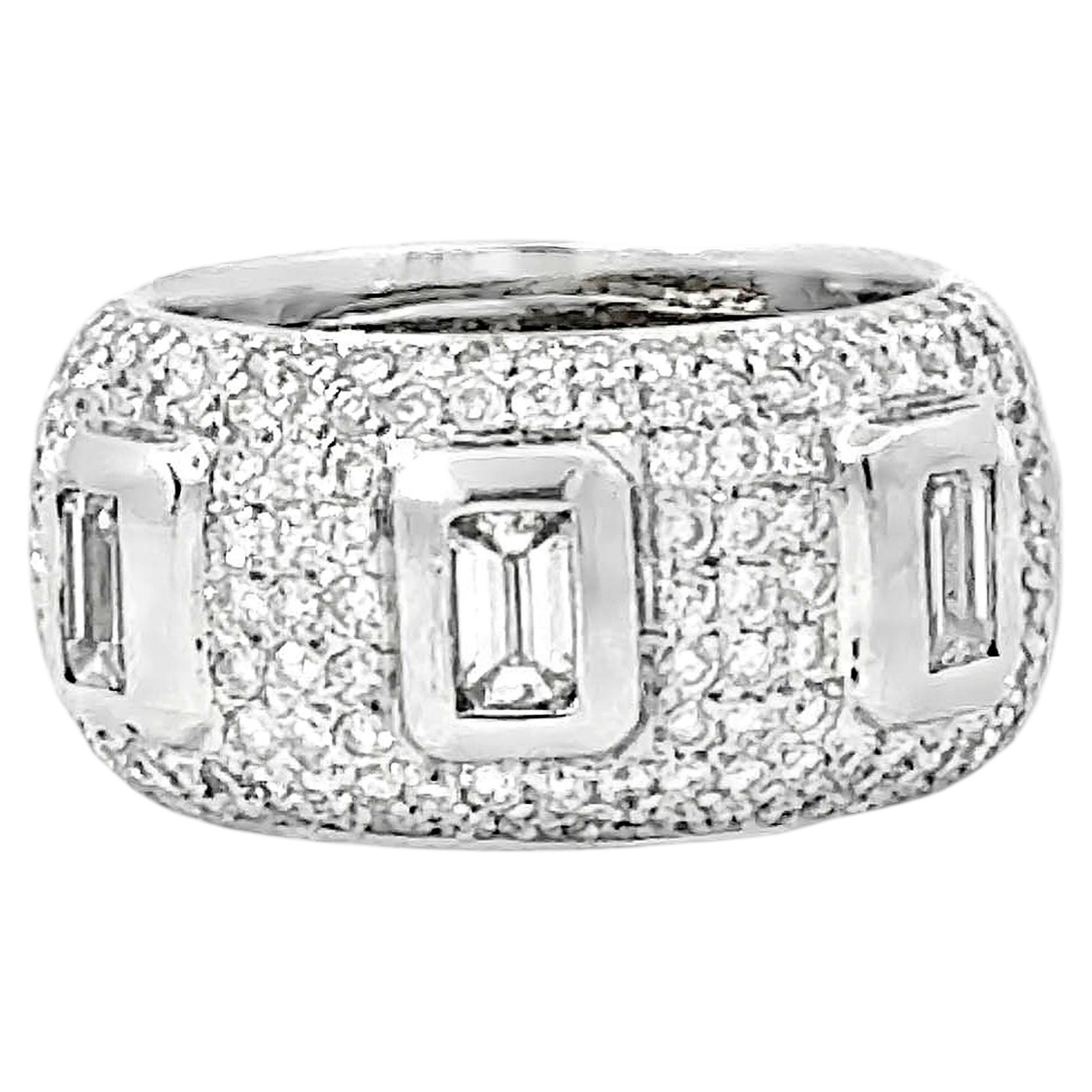 Anillo ancho de diamantes baguette