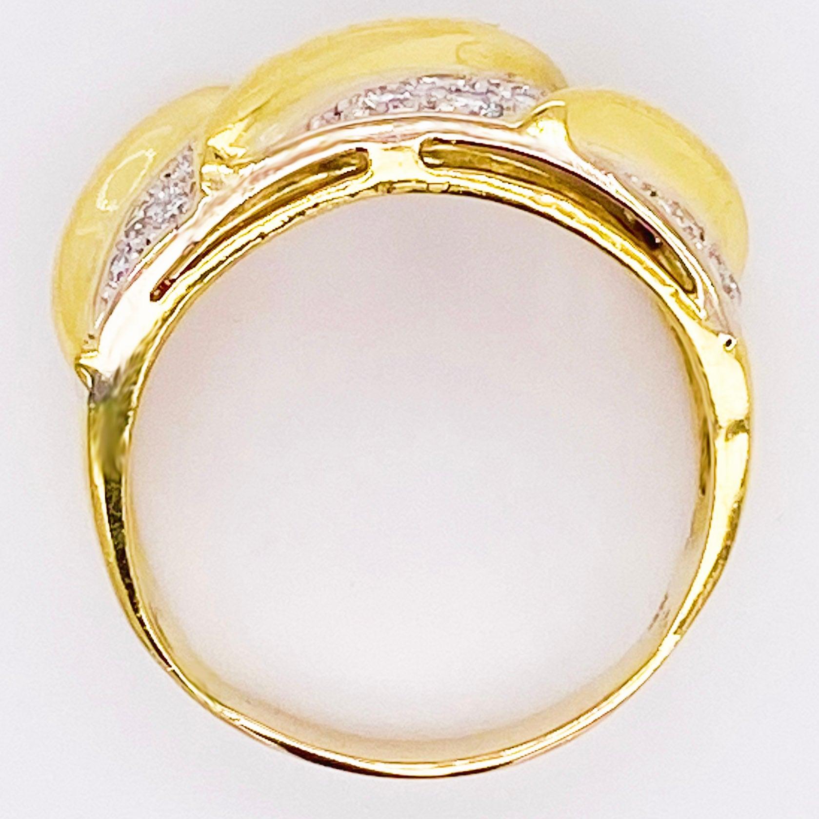 En vente :  Large anneau torsadé en or jaune avec diamants pavés, anneau bombé 5