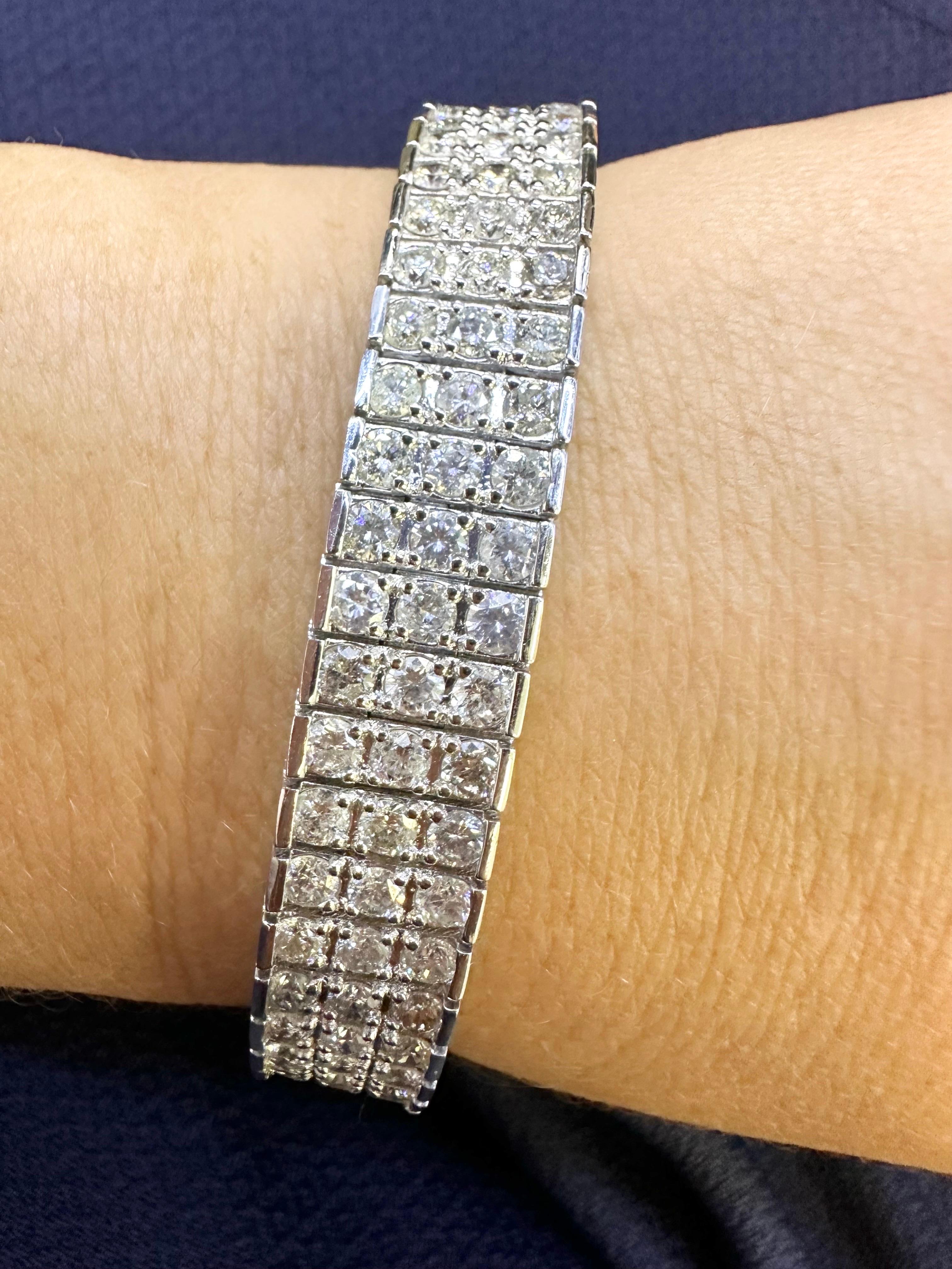 Bracelet tennis large en diamants 11,50 carats 9 pouces en vente 2
