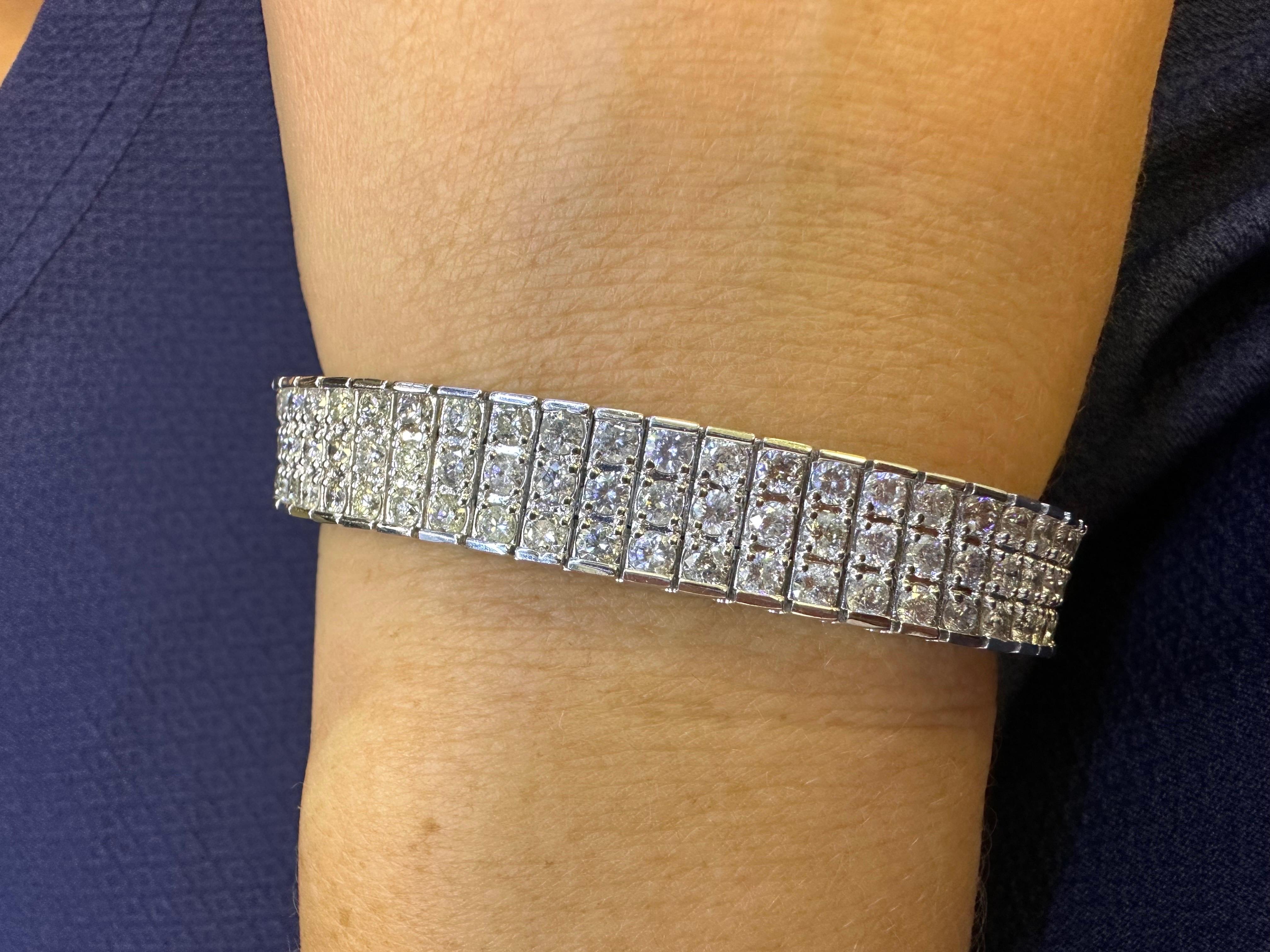 Bracelet tennis large en diamants 11,50 carats 9 pouces en vente 3