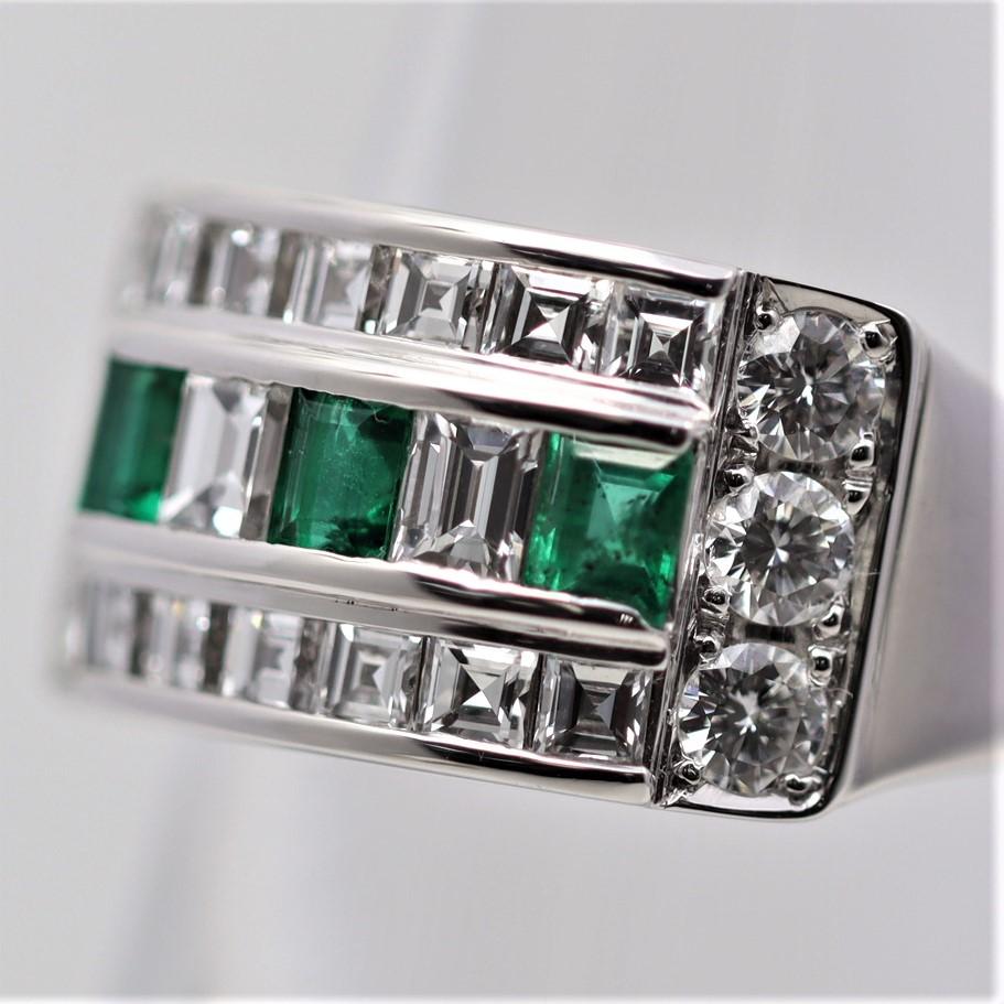 Wide Diamond Emerald Platinum Band Ring In New Condition For Sale In Beverly Hills, CA
