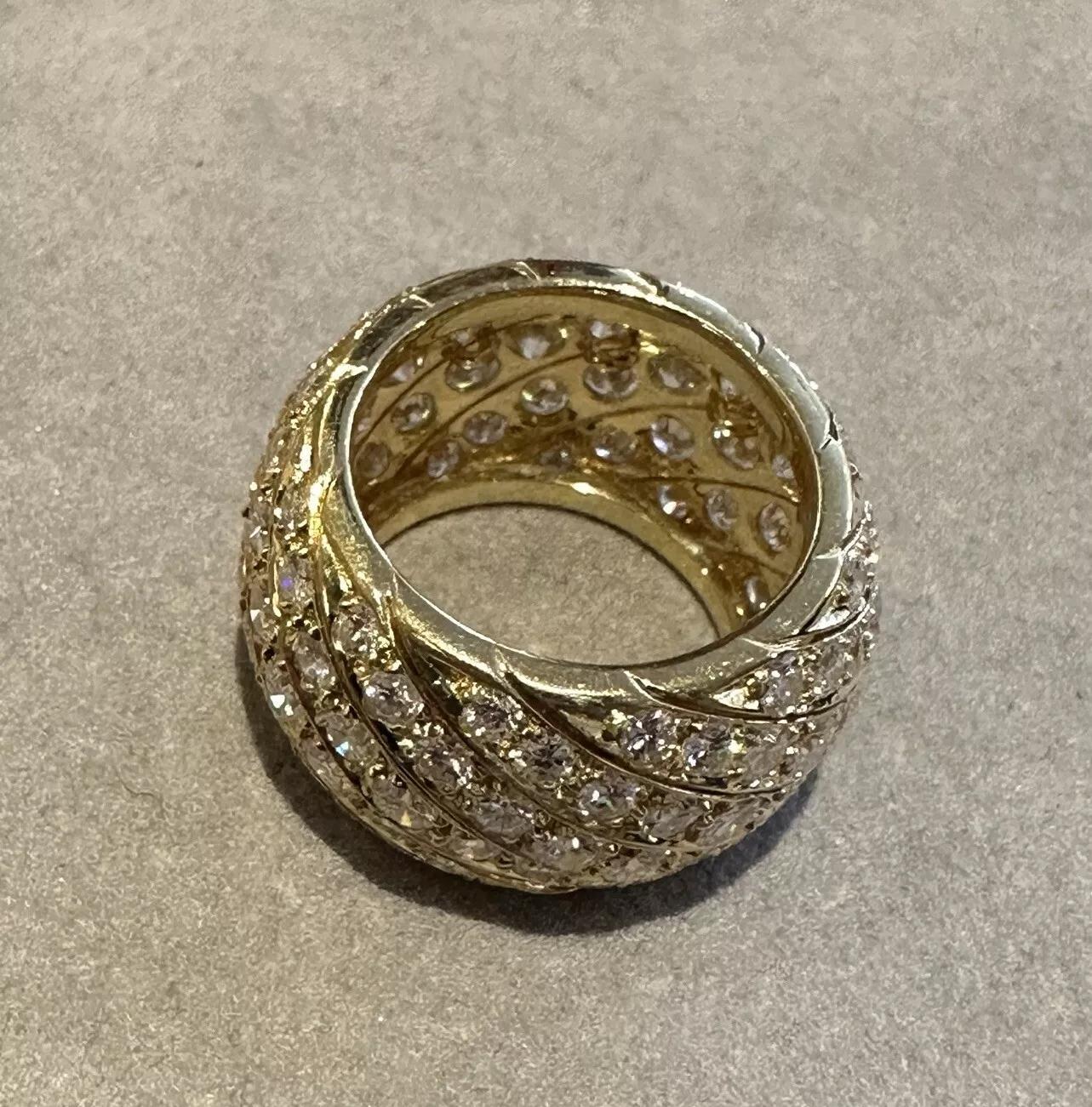 Taille ronde Bague d'éternité à larges diamants 9,18 carats au total en or jaune 18 carats en vente