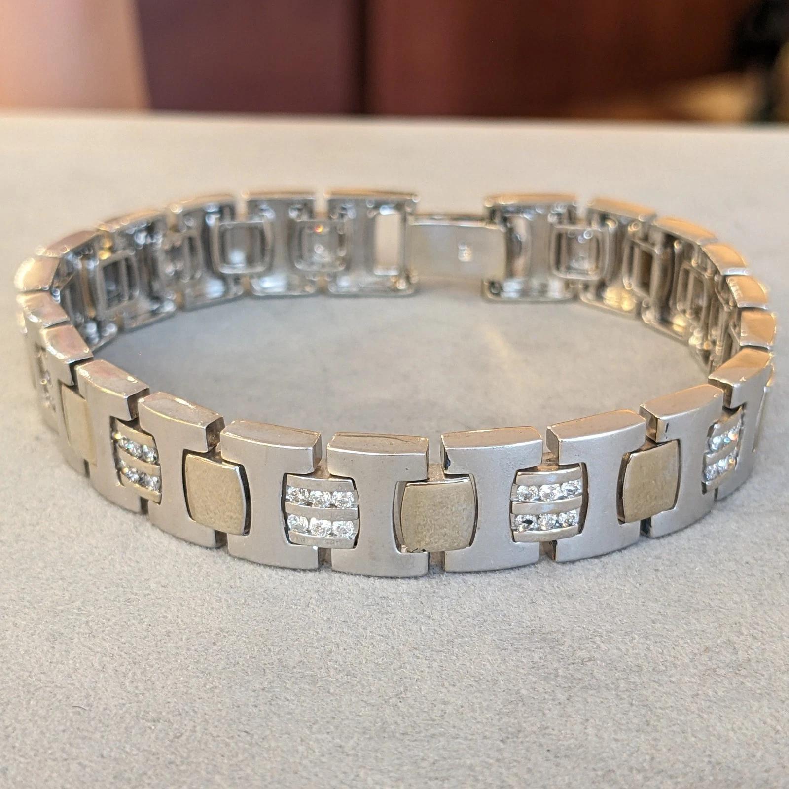 Pulsera ancha de eslabones con diamantes de 8