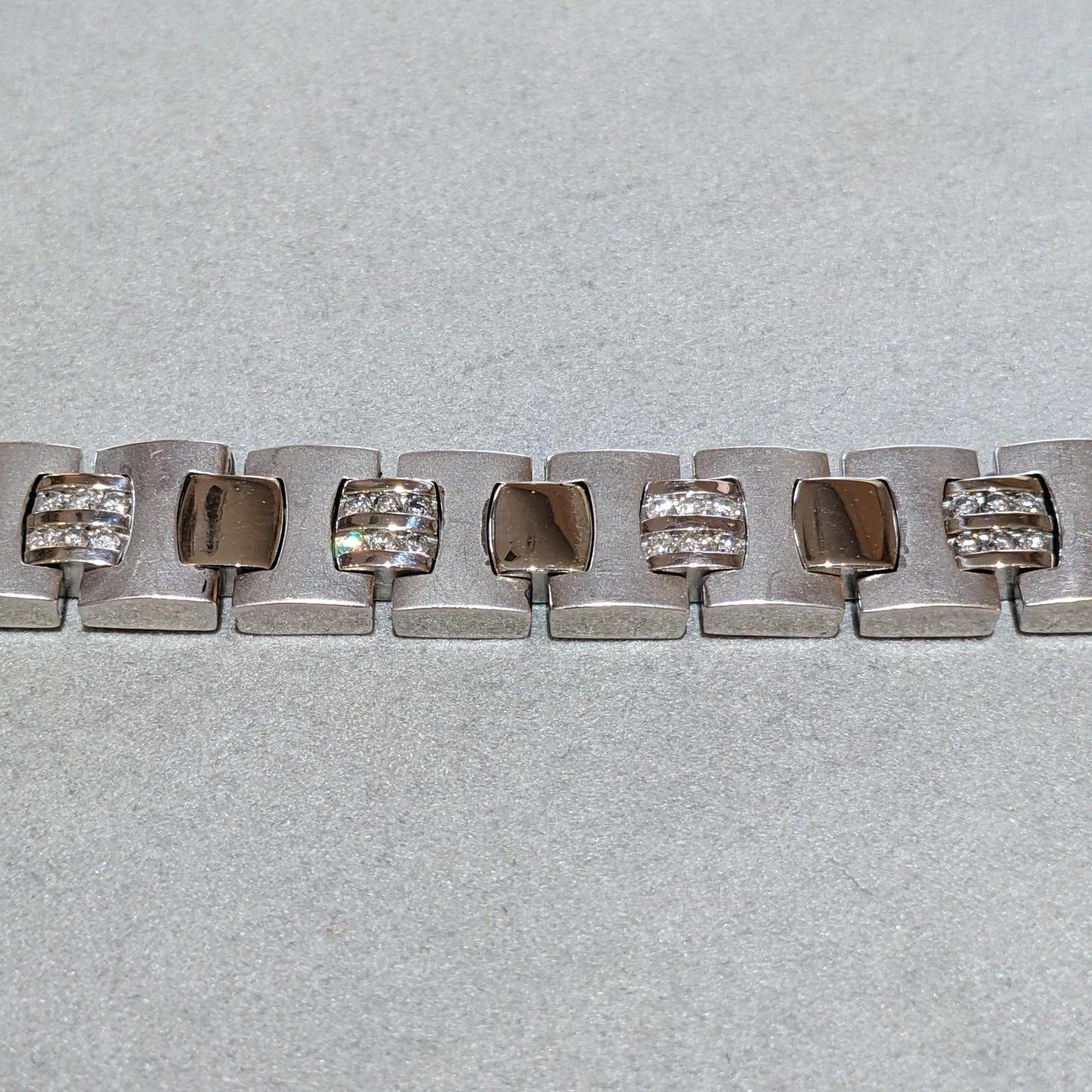 Pulsera ancha de eslabones con diamantes de 8