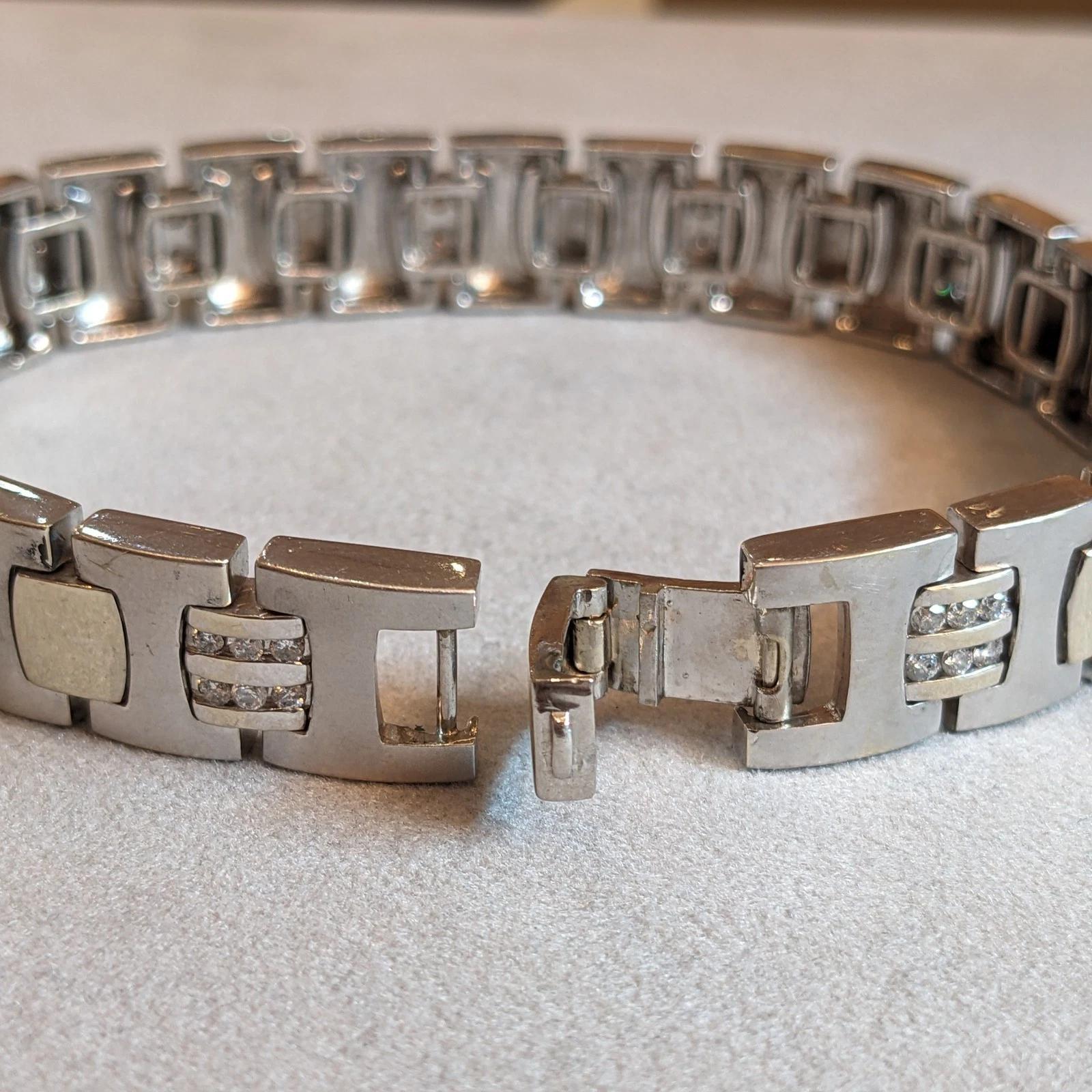 Pulsera ancha de eslabones con diamantes de 8