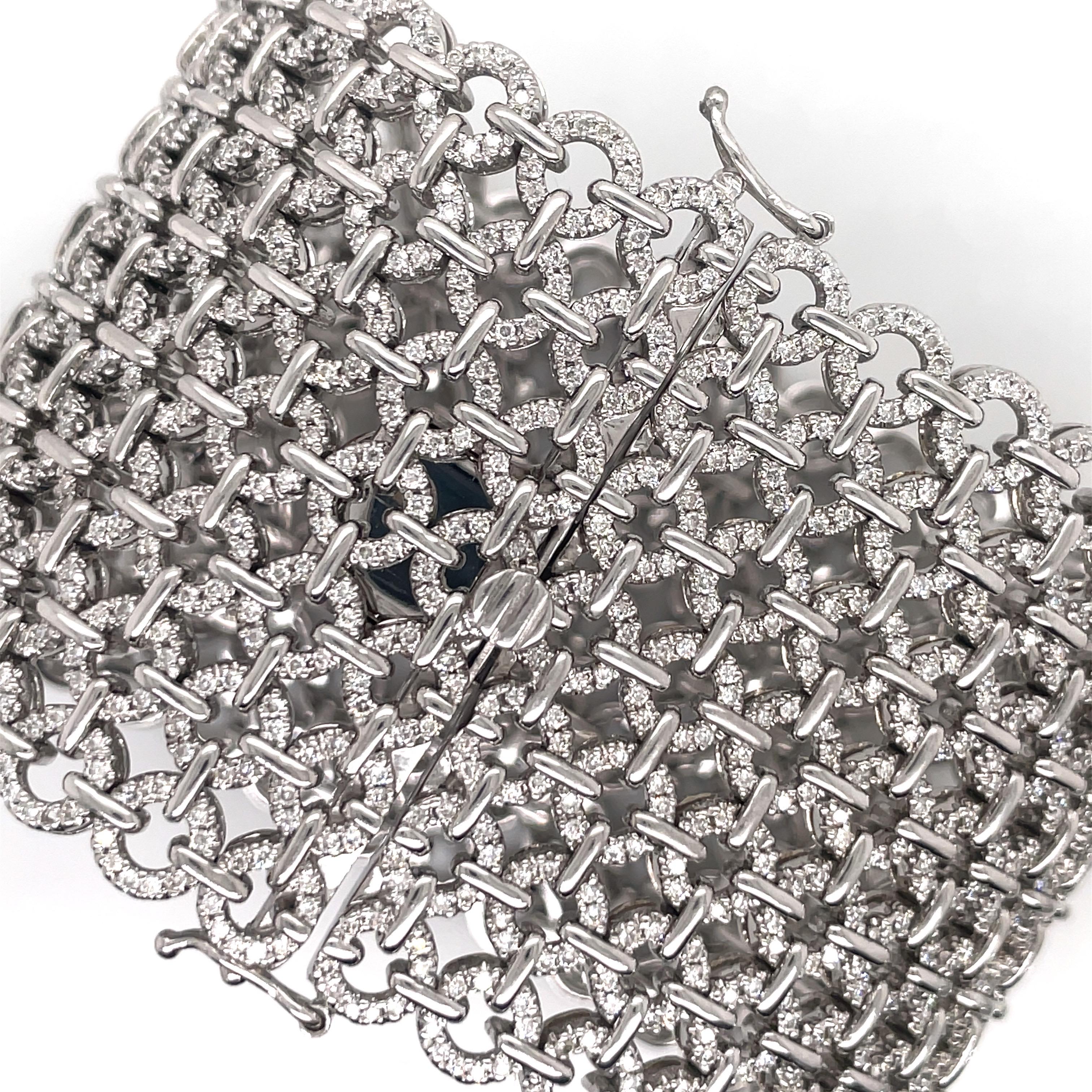 Wide Diamond Link Flexible Tennis Bracelet 21 Carats 120 Grams 18K White Gold 5