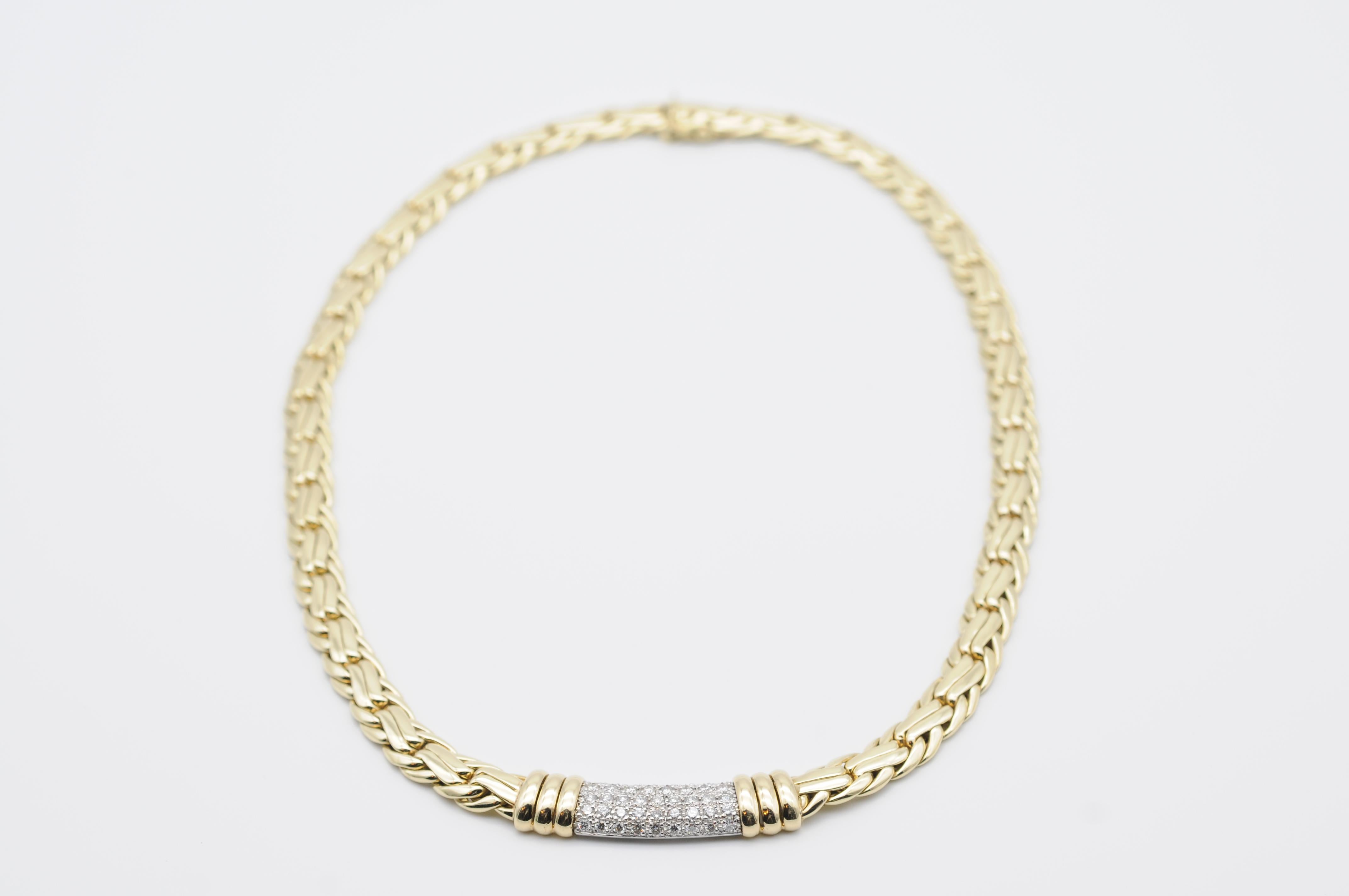 Wide Diamond Necklace in 14k Yellow Gold In Good Condition For Sale In Berlin, BE