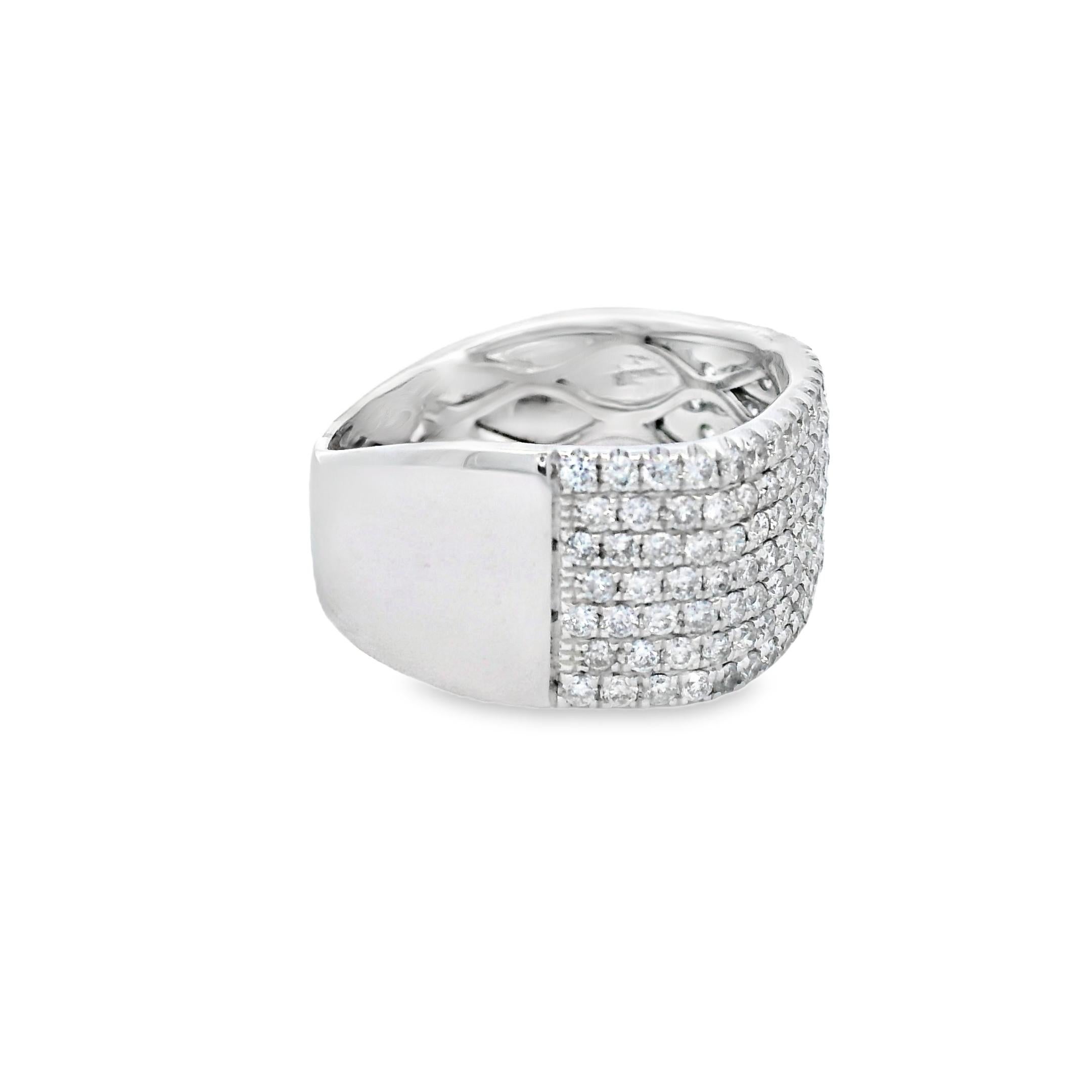 Anello largo con pavé di diamanti da 1,27 carati in oro bianco 14K misura 7 in vendita 1